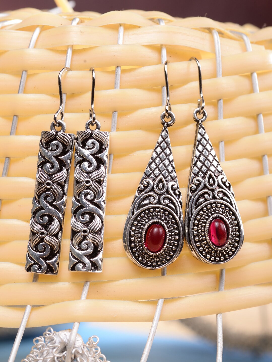 

Saraf RS Jewellery Red Teardrop Shaped Drop Earrings
