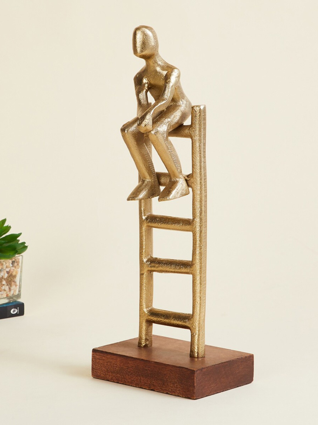 

Home Centre Gold Fiesta Zidane Textured Aluminium Thinking Man Figurine Showpiece