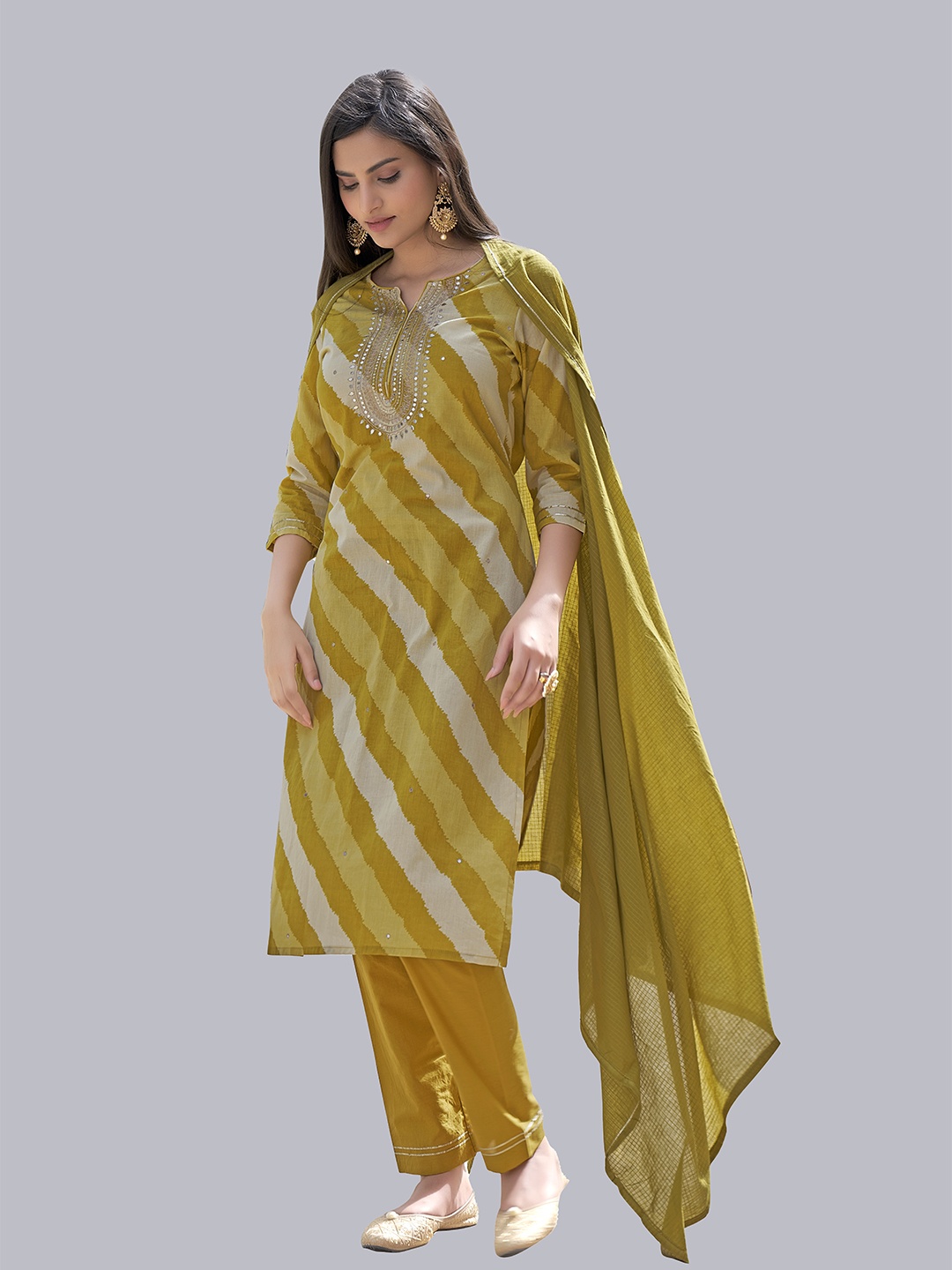 

NH KAPDEWALA Women Green Embroidered Pure Cotton Kurta with Trousers & With Dupatta