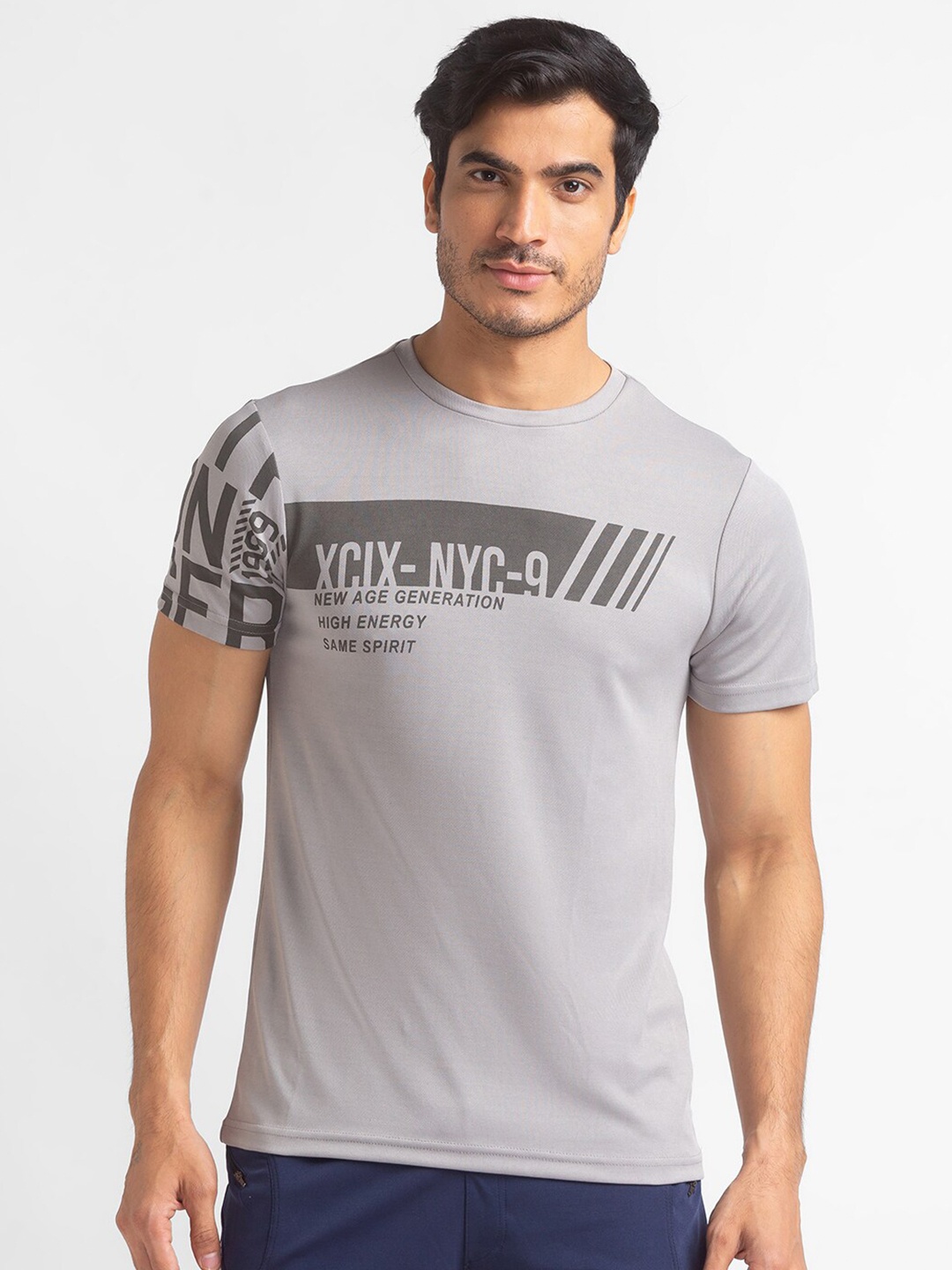 

Globus Men Grey Printed Slim Fit T-shirt