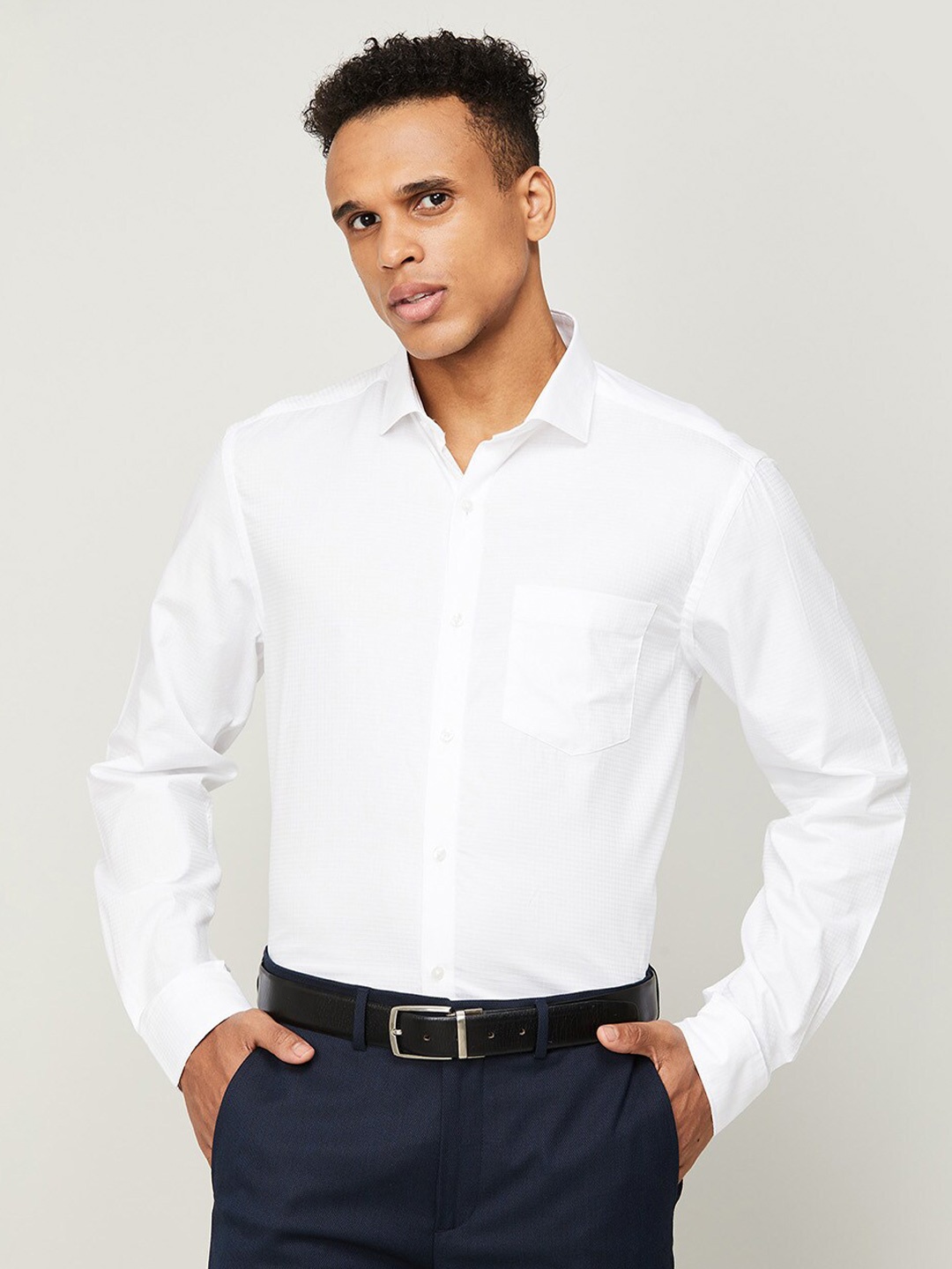 

CODE by Lifestyle Men White Solid Cotton Casual Shirt