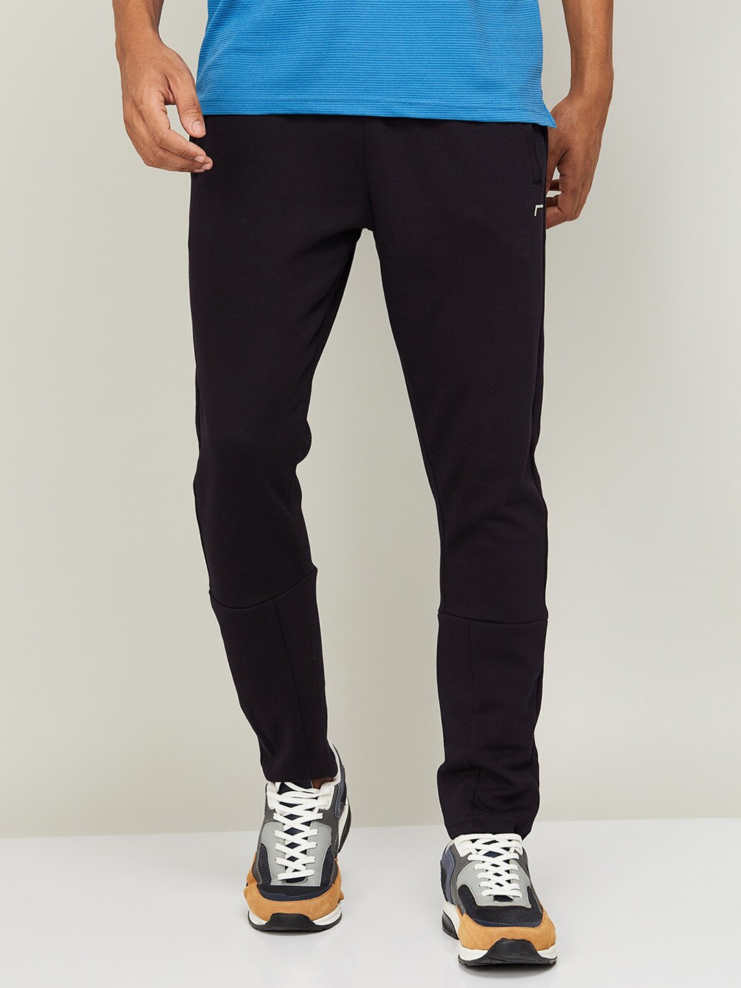 

Fame Forever by Lifestyle Men Black Solid Cotton Slim Fit Track Pants