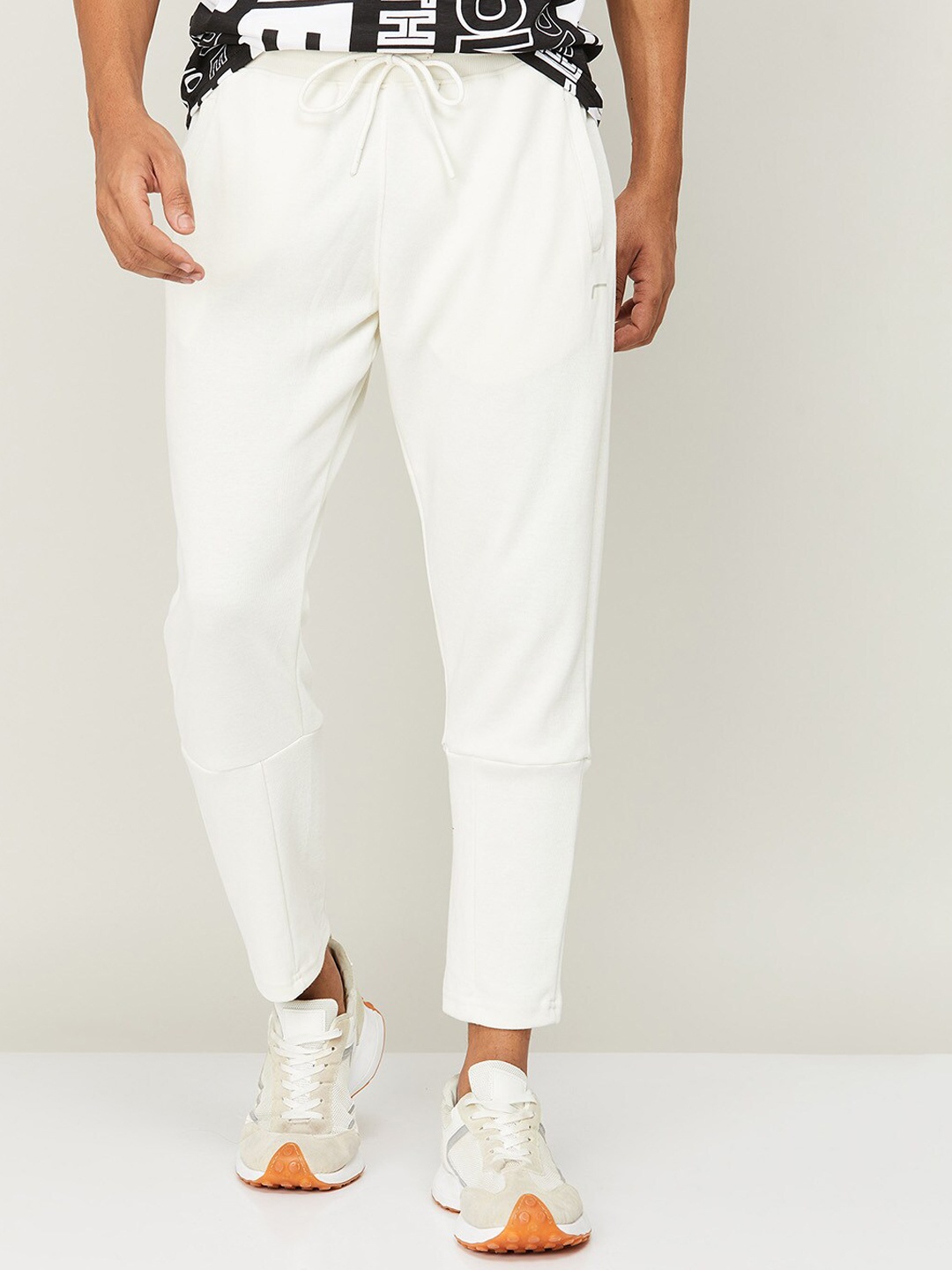 

Fame Forever by Lifestyle Men White Solid Cotton Slim-Fit Track Pants