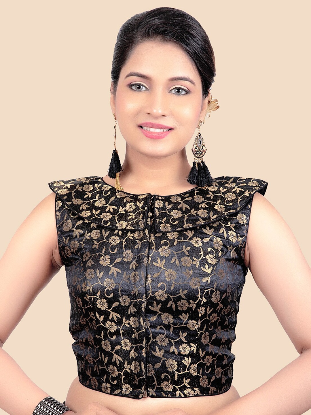 

FEMMIBELLA Black & Gold-Toned Woven Design Saree Blouse