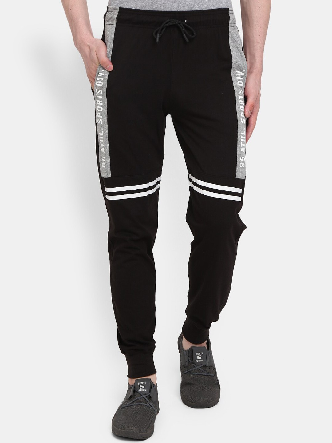

V-Mart Men Black Solid Cotton Joggers