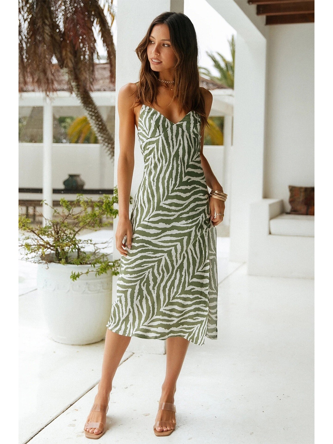 

La Aimee Women Lovely Olive Animal Printed Dress