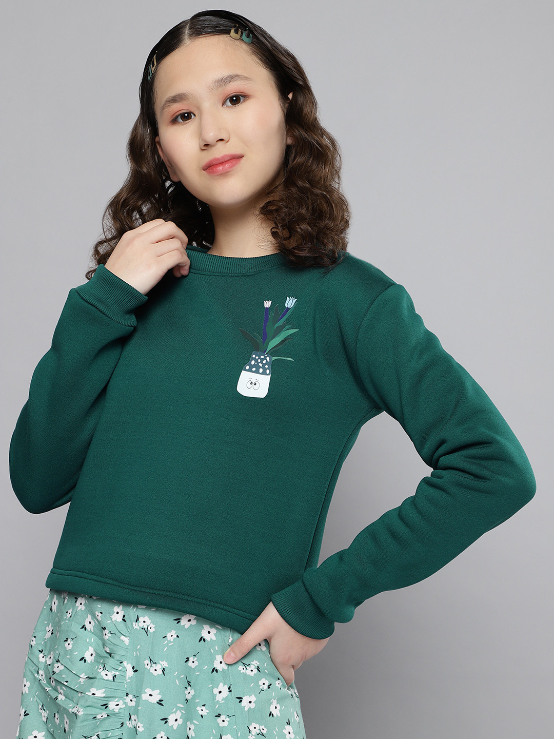 

M&H Juniors Girls Green Printed Sweatshirt