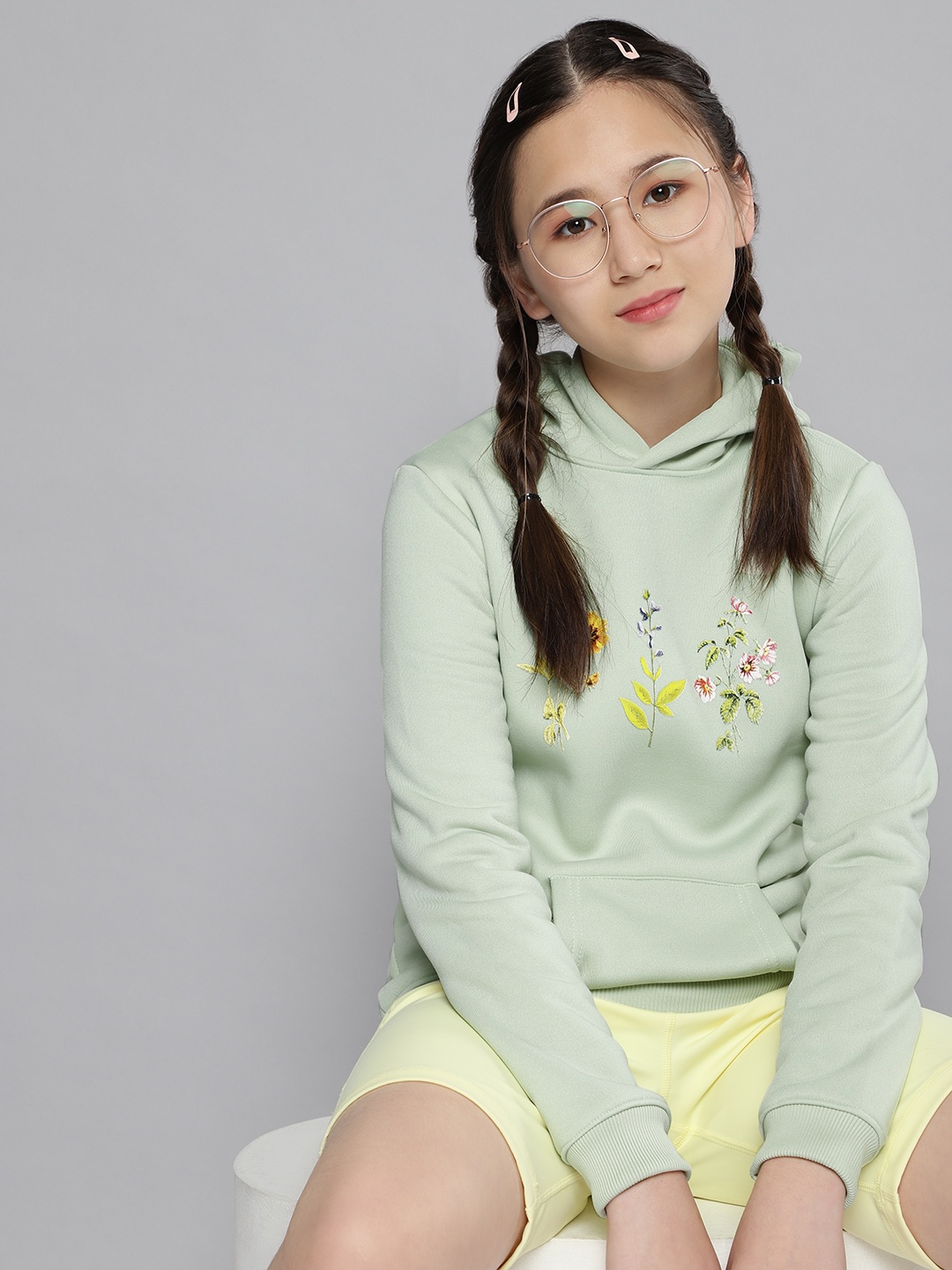 

M&H Juniors Girls Green Printed Hooded Sweatshirt