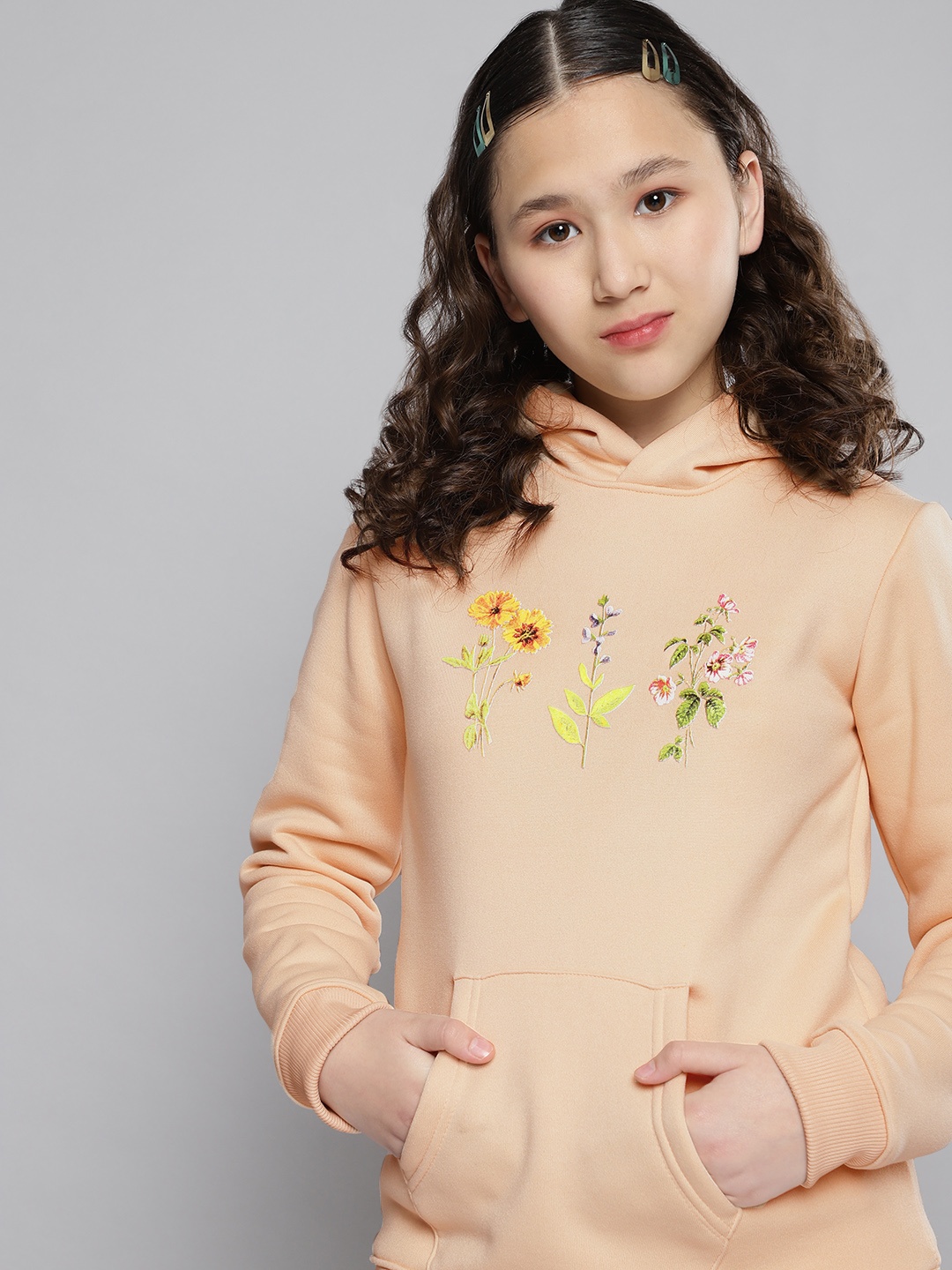 

M&H Juniors Girls Cream-Coloured Printed Hooded Sweatshirt