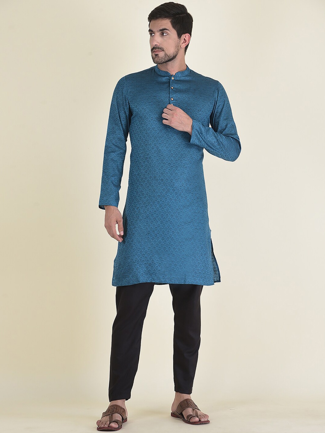 

DEYANN Men Navy Blue Kurta with Pyjamas