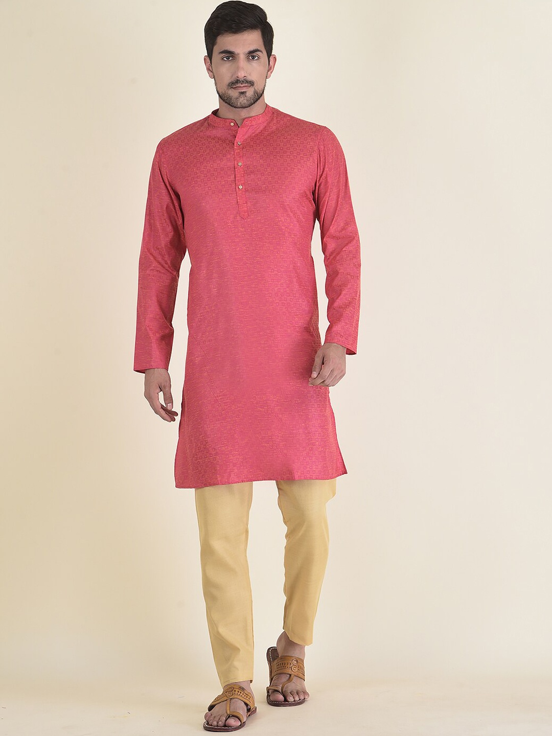 

DEYANN Men Pink Solid Kurta with Pyjamas