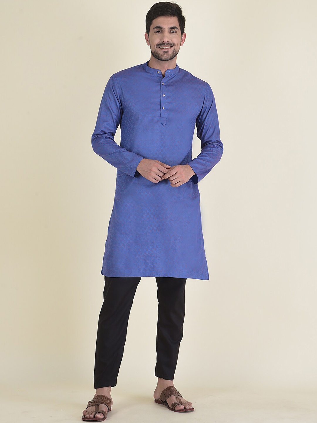 

DEYANN Men Blue Kurta with Pyjamas