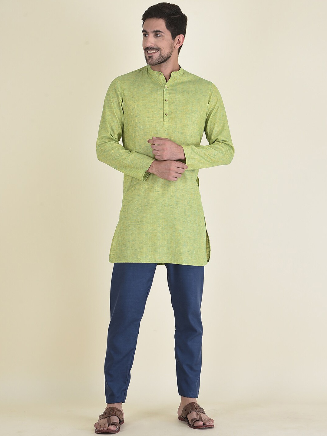 

DEYANN Men Green & Blue Solid Kurta Set