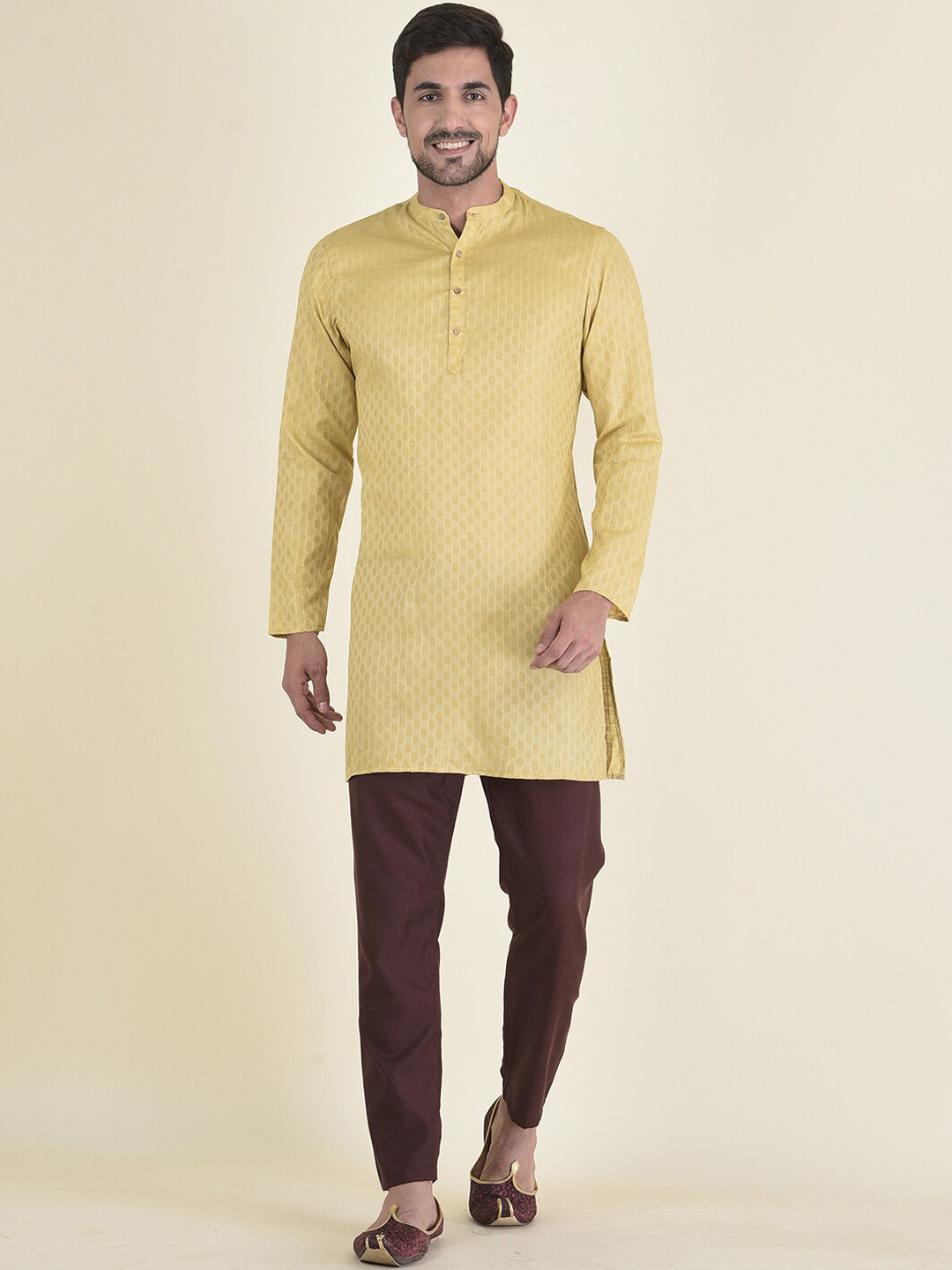 

DEYANN Men Cream-Coloured Kurta with Pyjamas