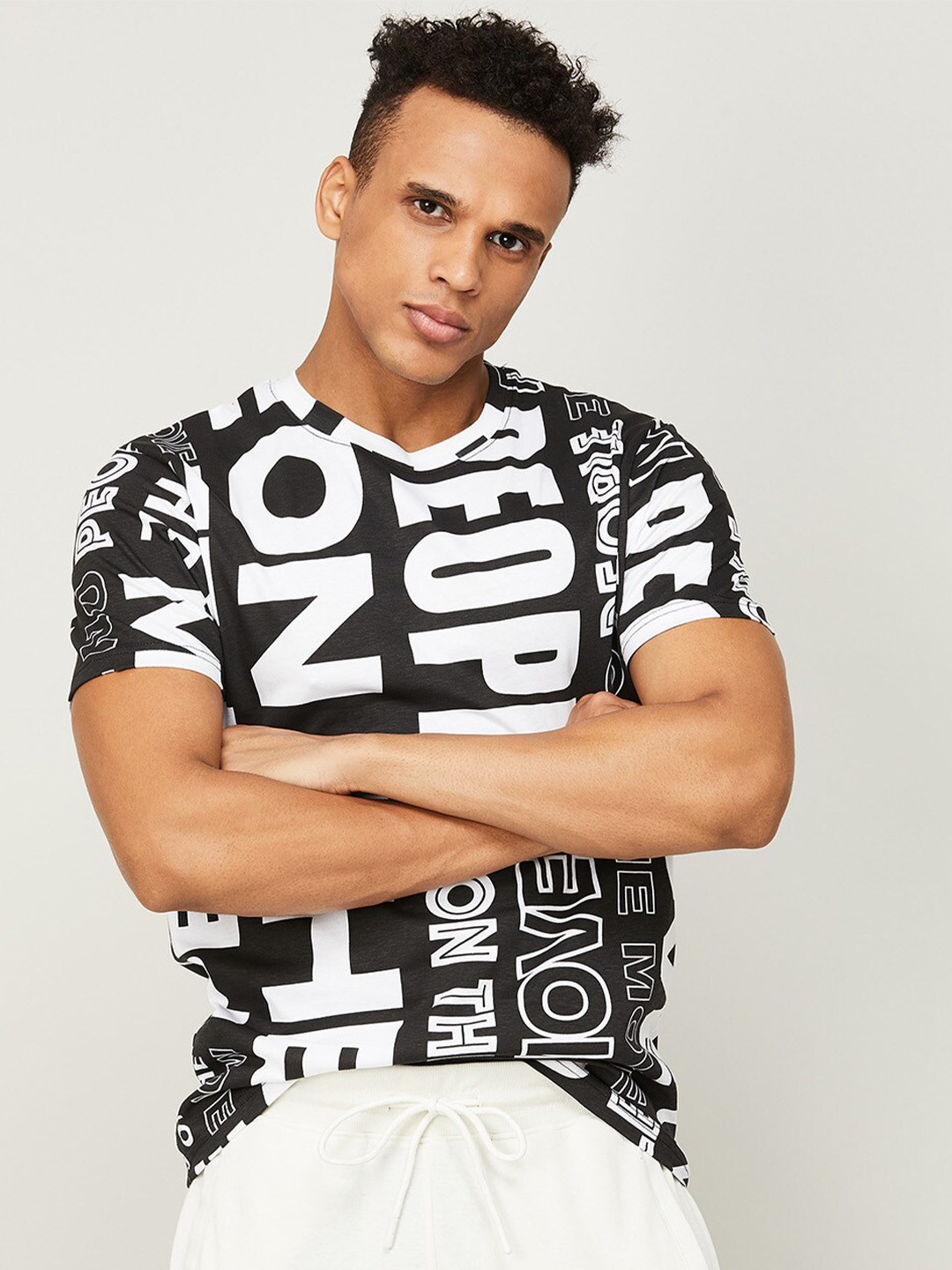 

Kappa Men Black & White Typography Printed Cotton T-shirt