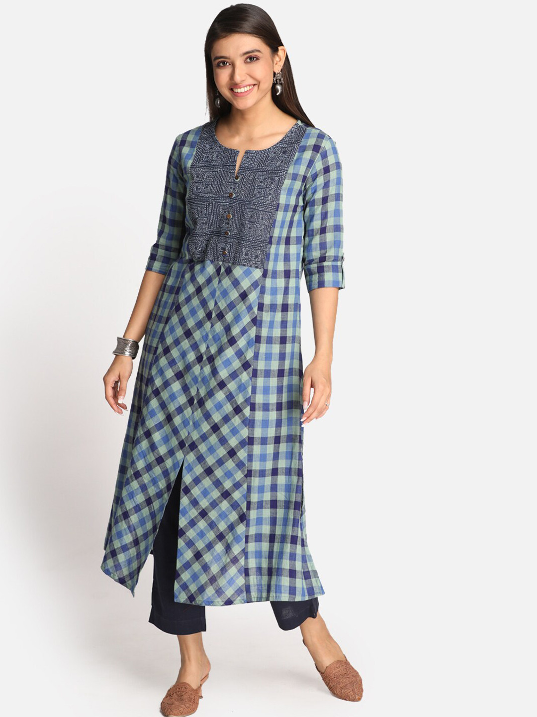 

Earthwear Women Blue & Black Checked Thread Work Khadi Handloom Kurta