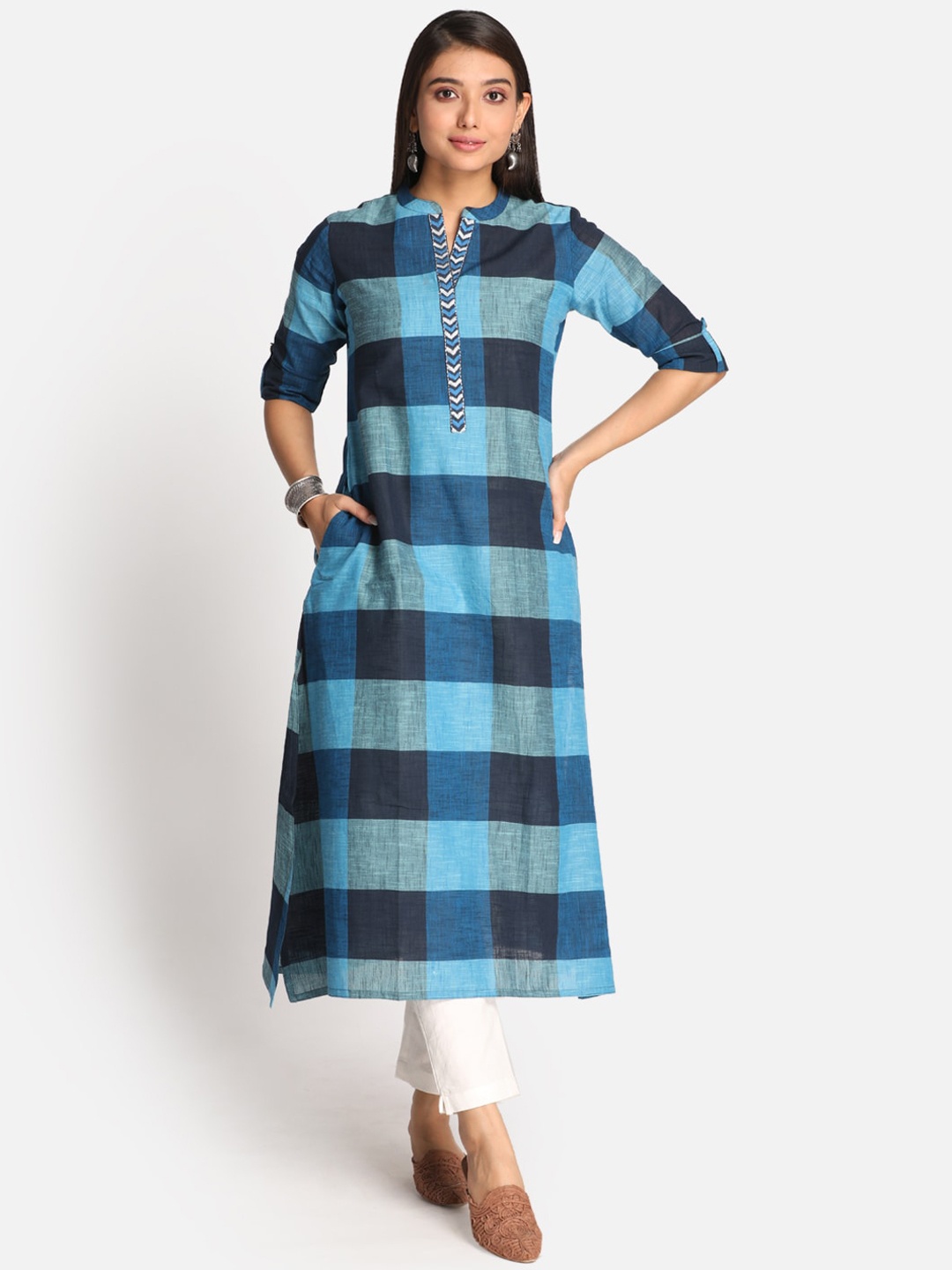

Earthwear Women Blue Checked Thread Work Kurta