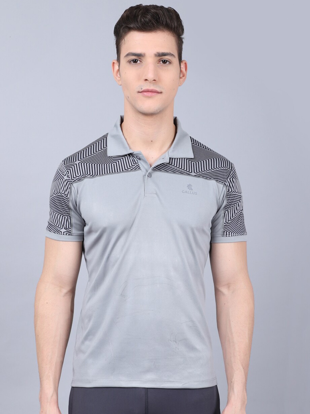 

Gallus Men Grey & Black Printed Polo Collar Dri-FIT Slim Fit T-shirt