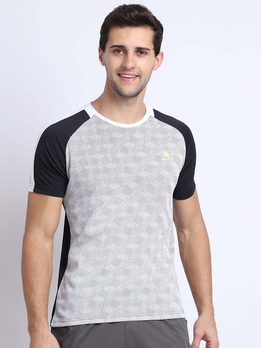 

Gallus Men Black Colourblocked Dri-FIT Slim Fit T-shirt