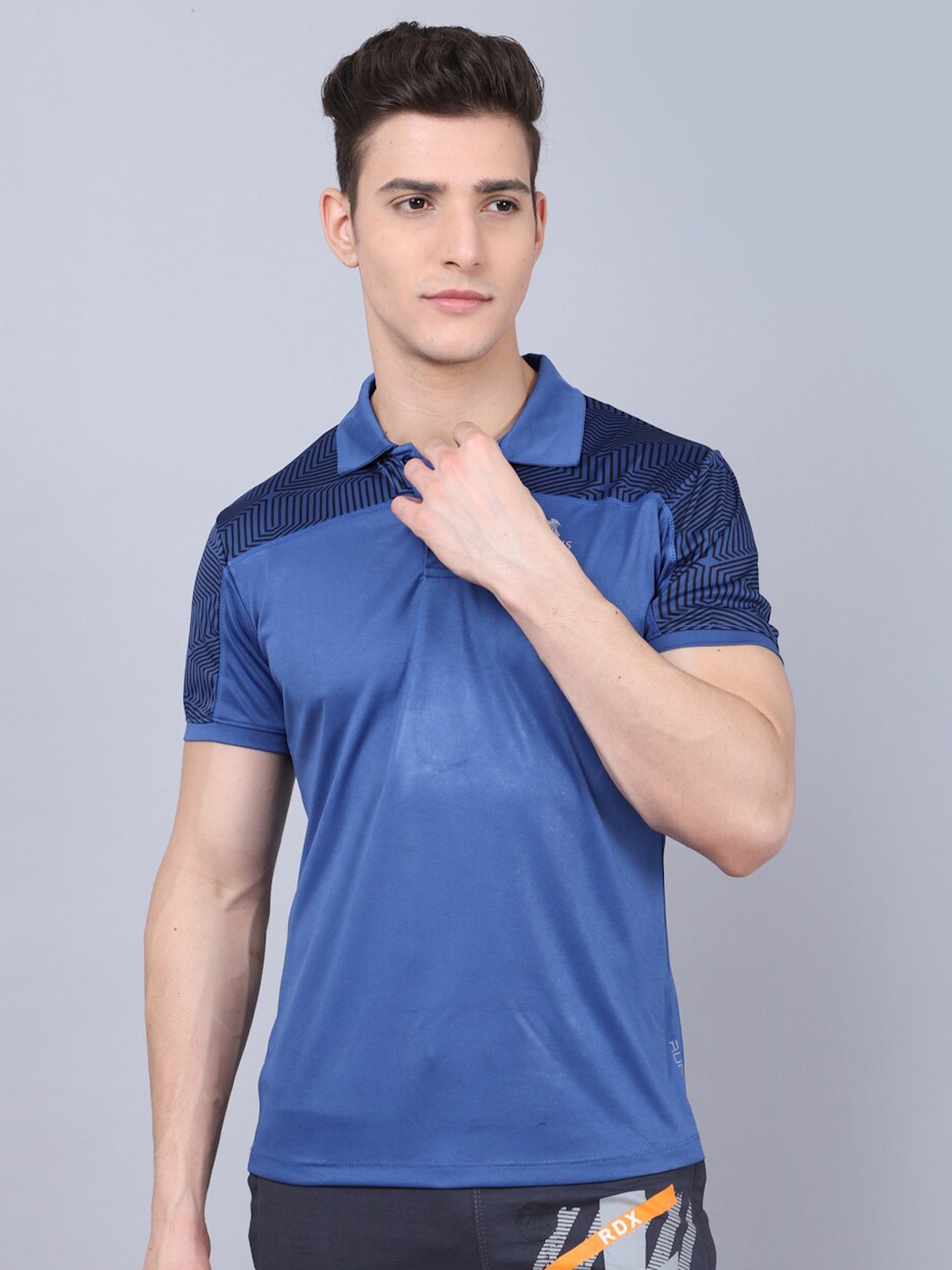 

Gallus Men Blue Printed Polo Collar Dri-FIT Slim Fit T-shirt