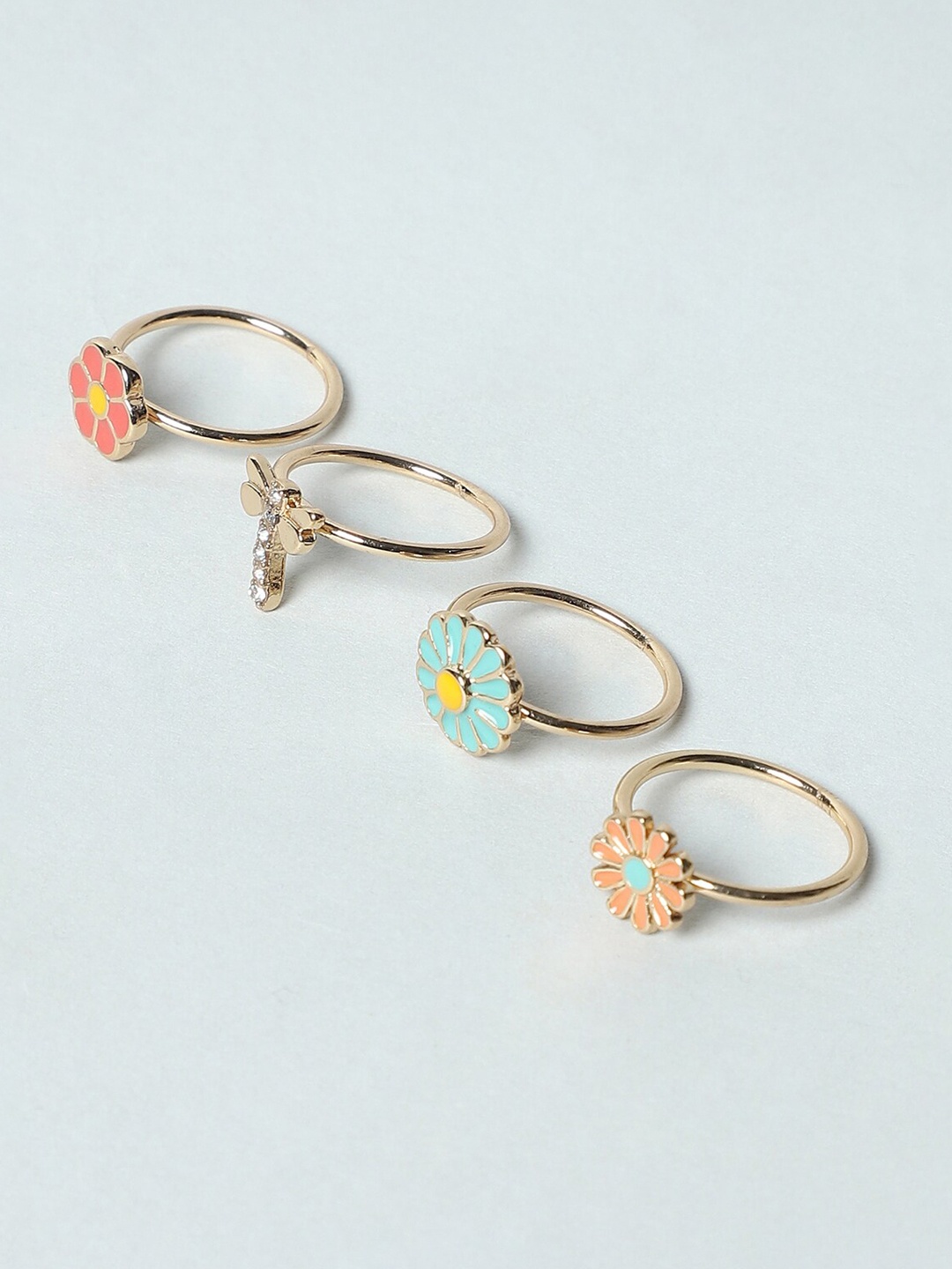 

ONLY Women Gold Toned Flower Design Finger Ring Set Of 4