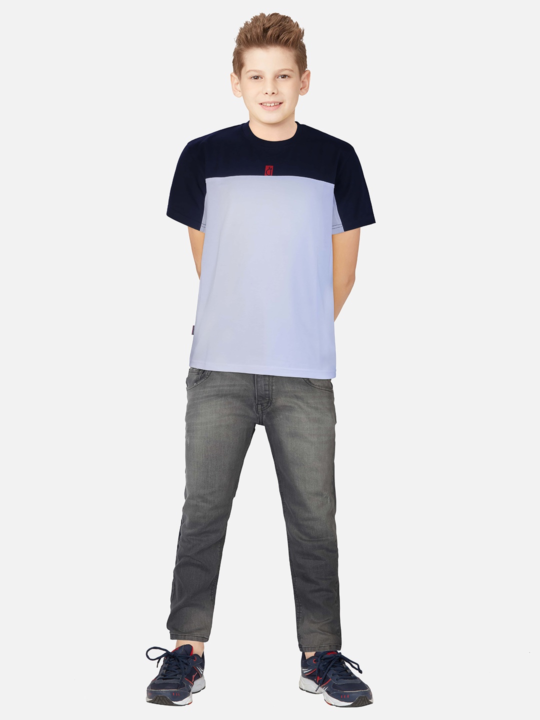 

Gini and Jony Boys Blue & Navy Blue Colourblocked T-shirt
