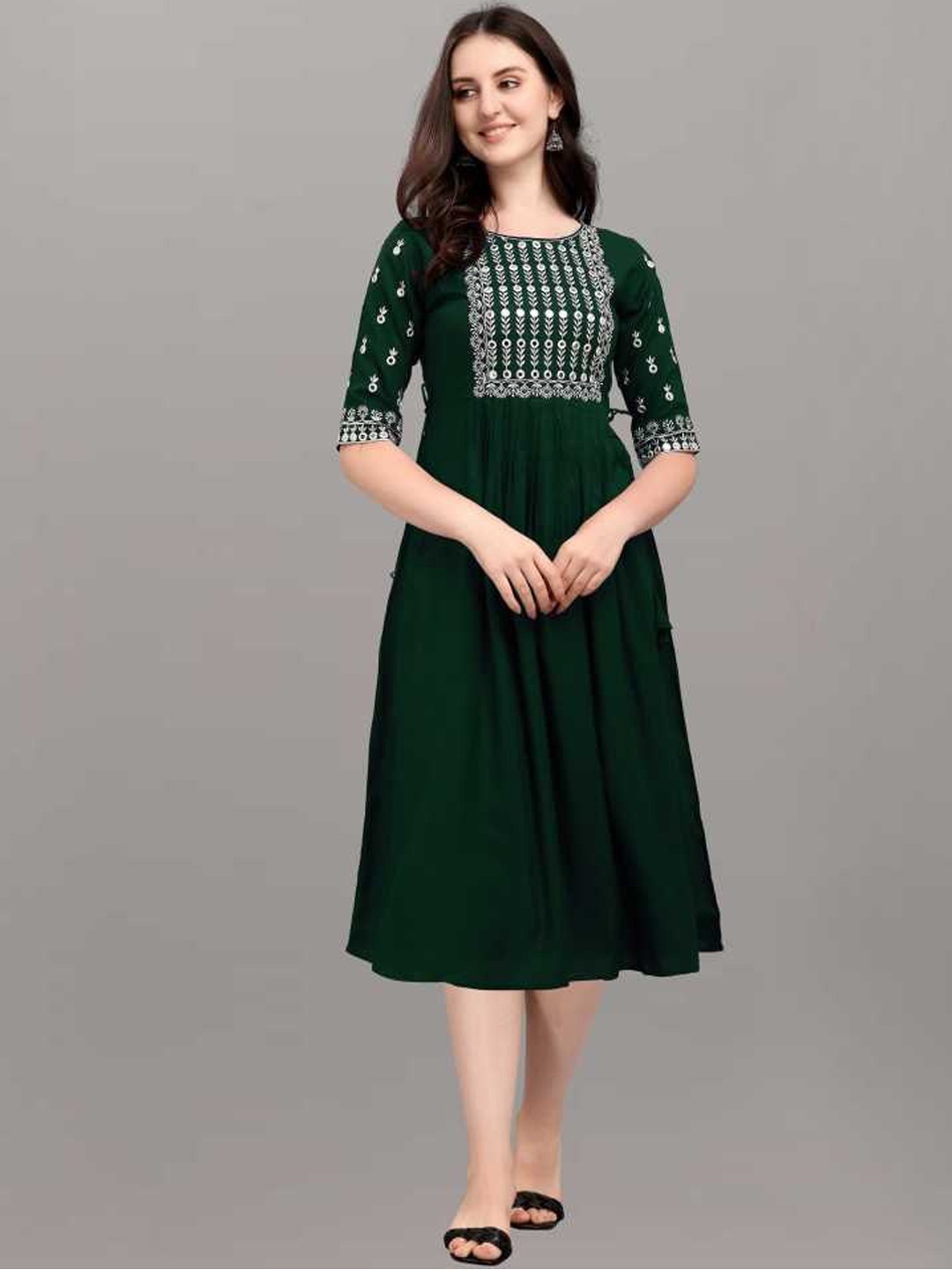 

FAVRIZ Women Green Yoke Design Mirror Work Anarkali Kurta