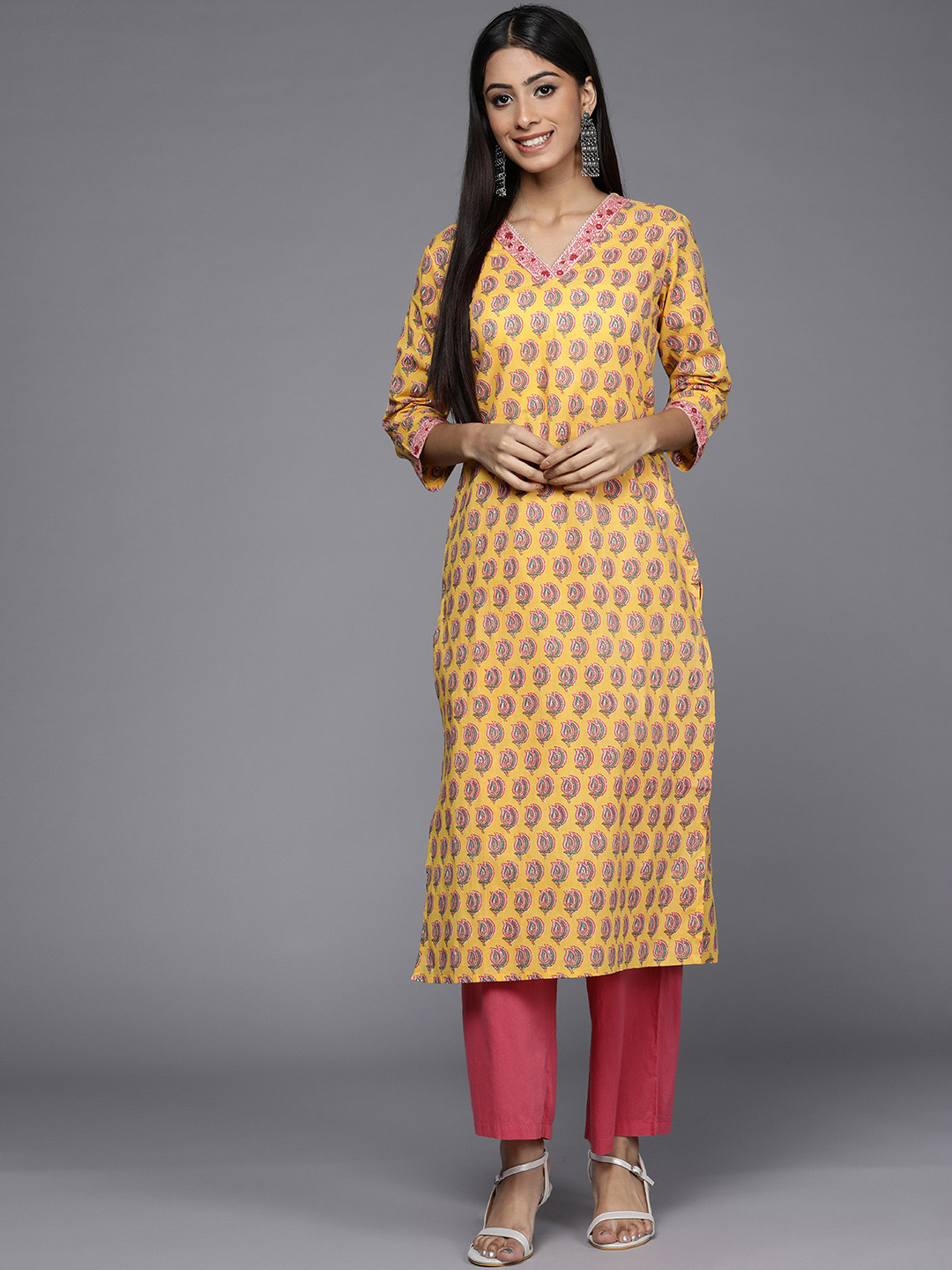 

Varanga Women Yellow & Green Ethnic Motifs Printed Gotta Patti Cotton Kurta