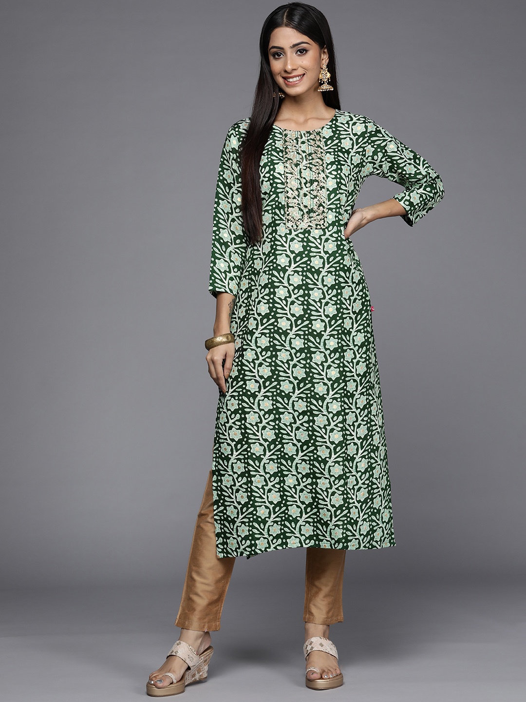 

Varanga Women Green Floral Printed Zardozi Kurta