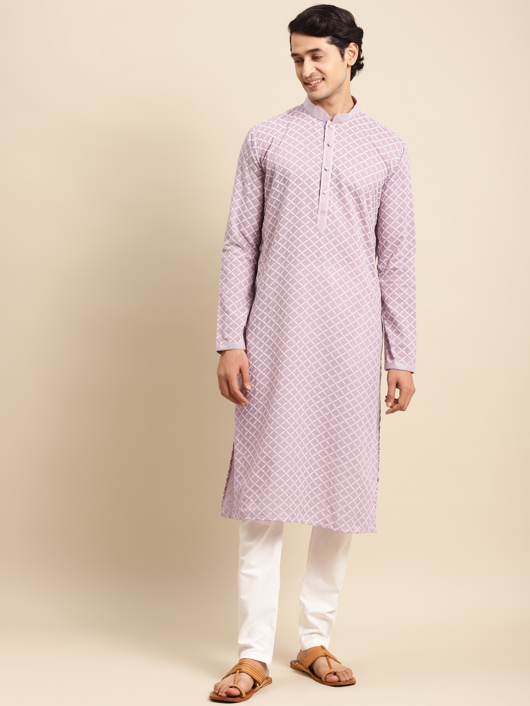 

RAJUBHAI HARGOVINDAS Men Lavender Embroidered Chikankari Pure Cotton Kurta with Pyjamas
