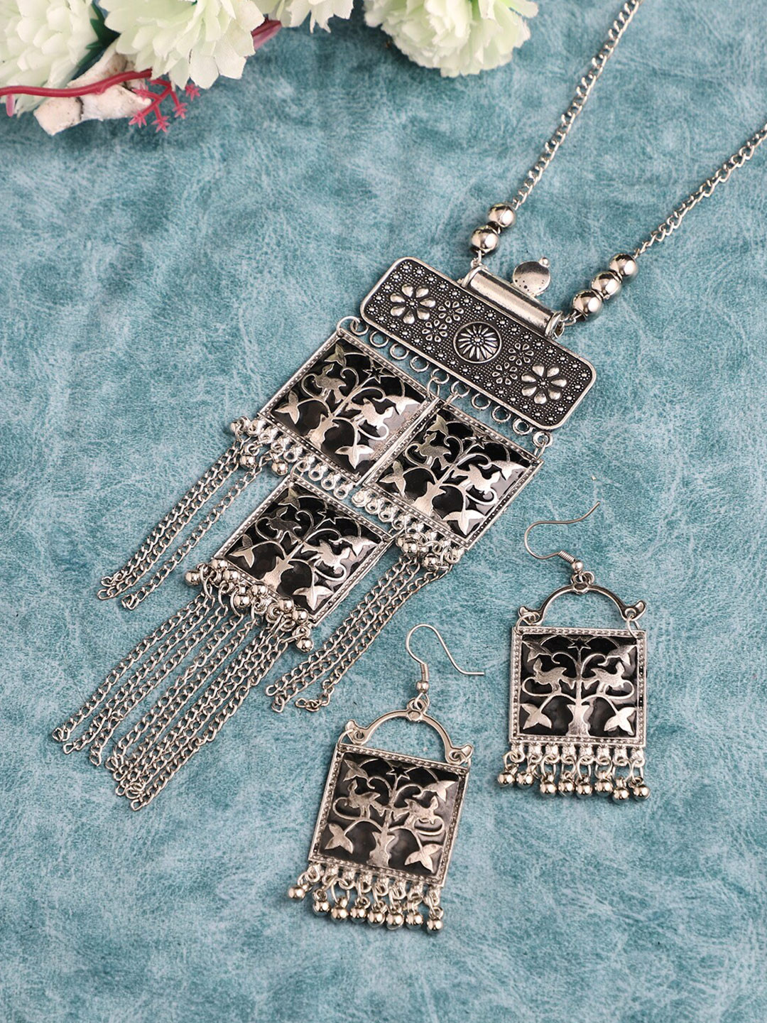 

VENI Silver-Plated Oxidesed Necklace With Earrings