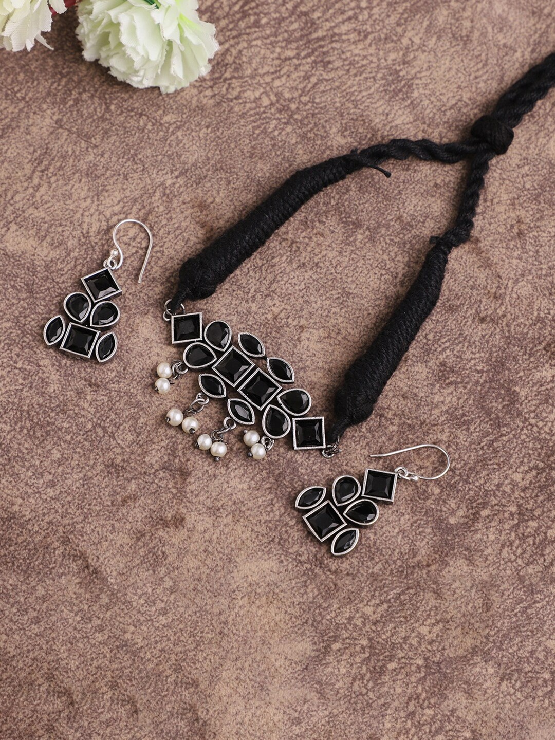 

VENI Women Silver-Plated & Black Oxidesed Necklace With Earrings