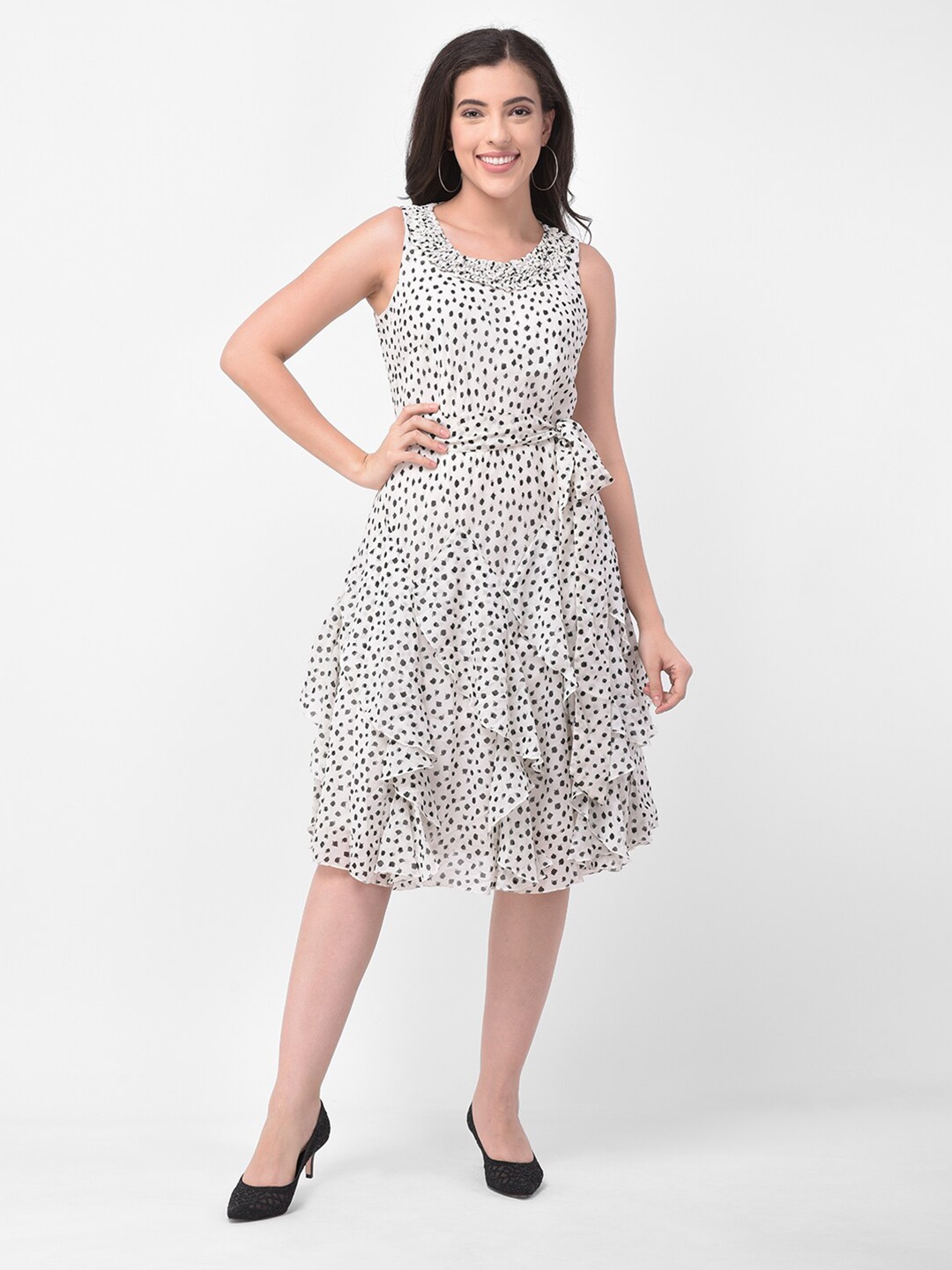 

250 DESIGNS White & Black Georgette Dress