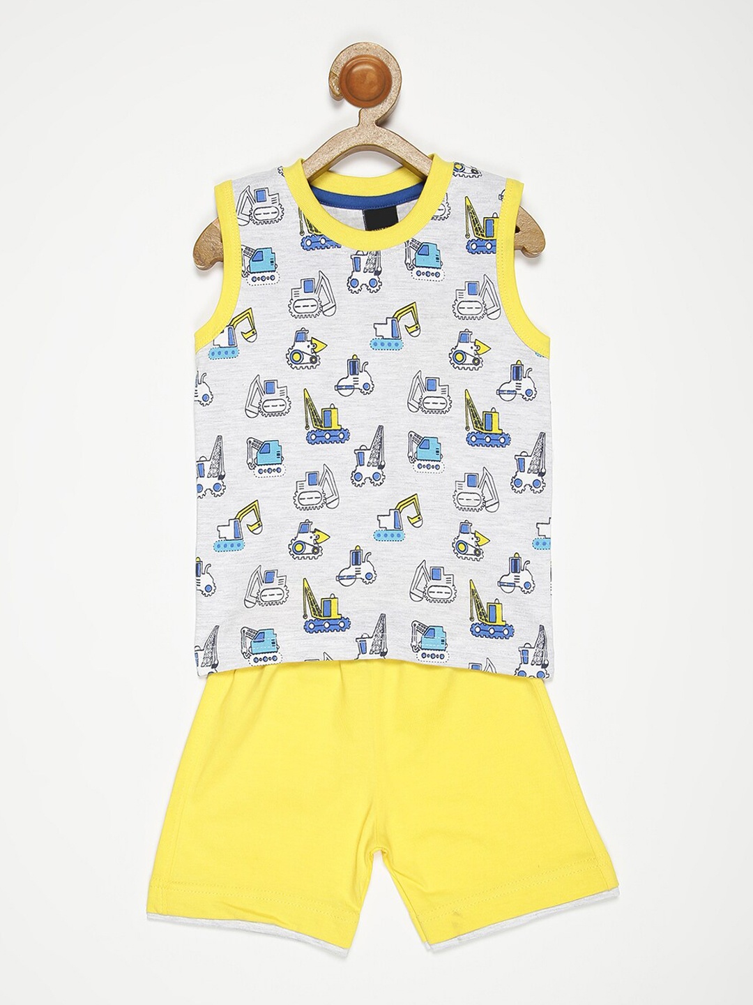 

V2 Value & Variety Boys Yellow & Grey Pure Cotton Printed T-shirt with Shorts