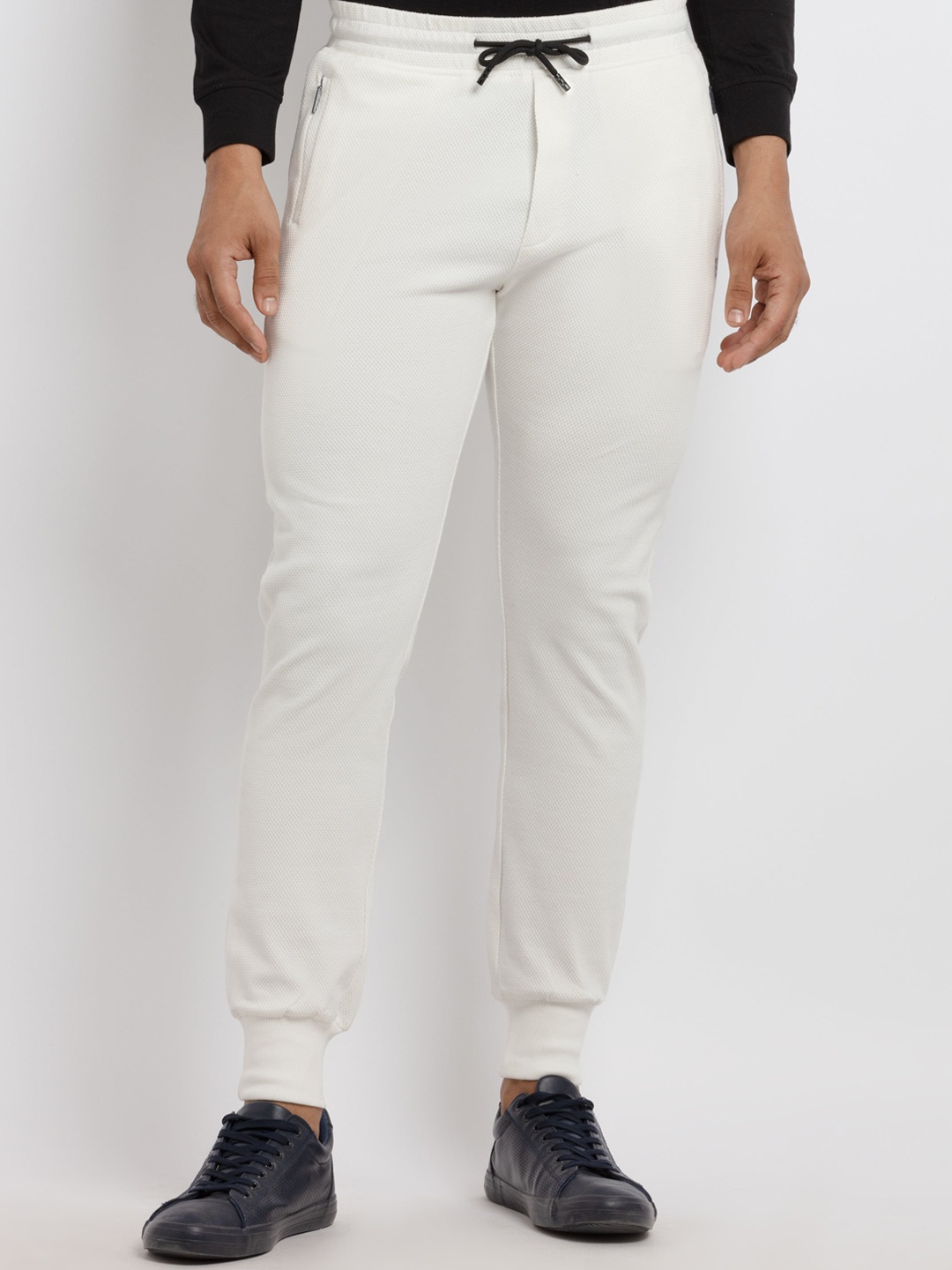 

Status Quo Men White Solid Cotton Joggers