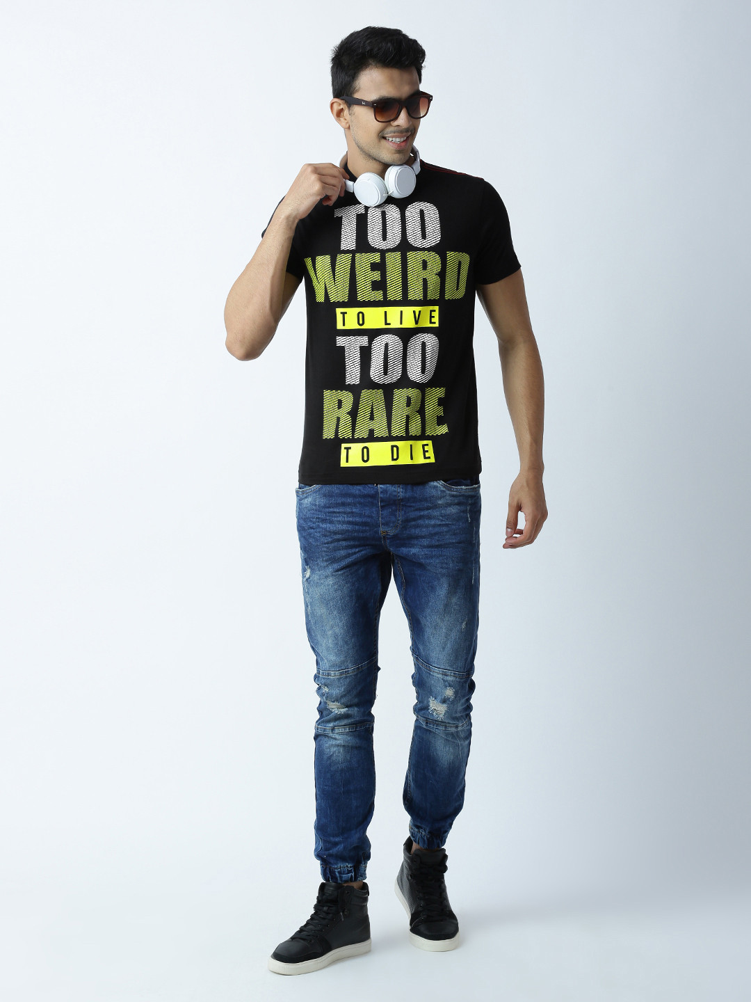 

Huetrap Men Black Printed Round Neck T-shirt