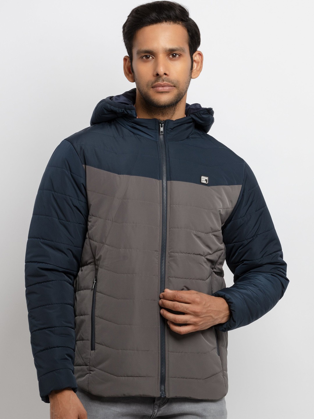 

Status Quo Men Grey Blue Colourblocked Padded Jacket
