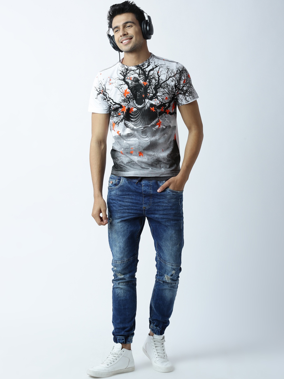 

Huetrap Men White Printed Round Neck T-shirt