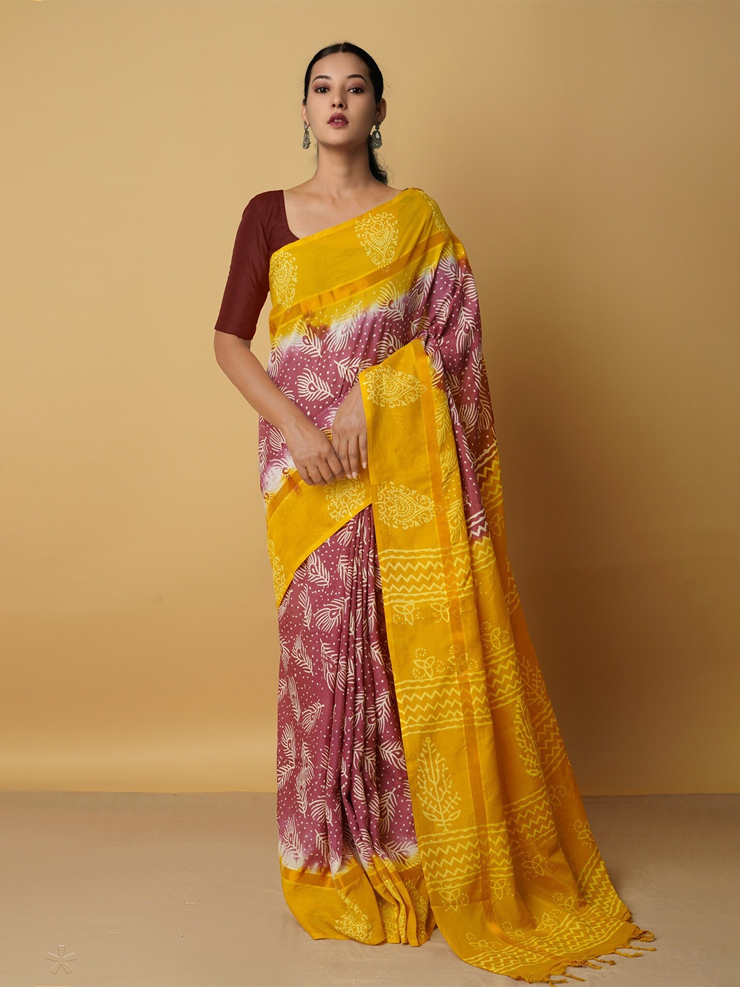 

Unnati Silks Pink & Red Ethnic Motifs Silk Blend Baluchari Saree