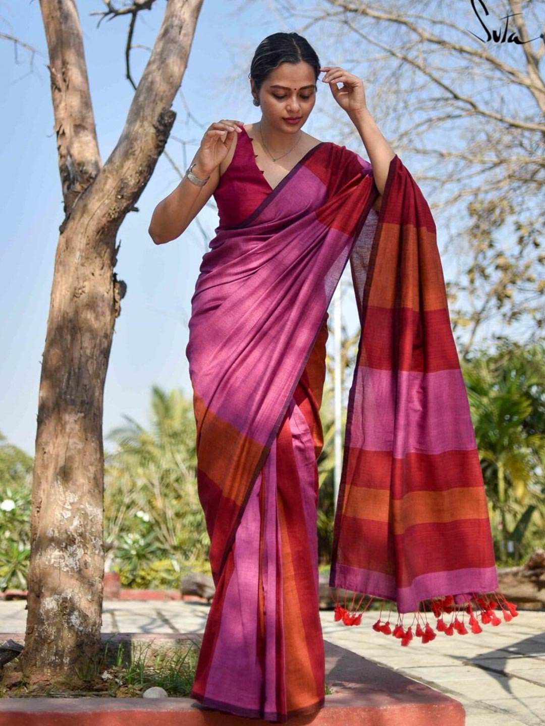 

Suta Purple & Red Colorblocked Pure Cotton Saree