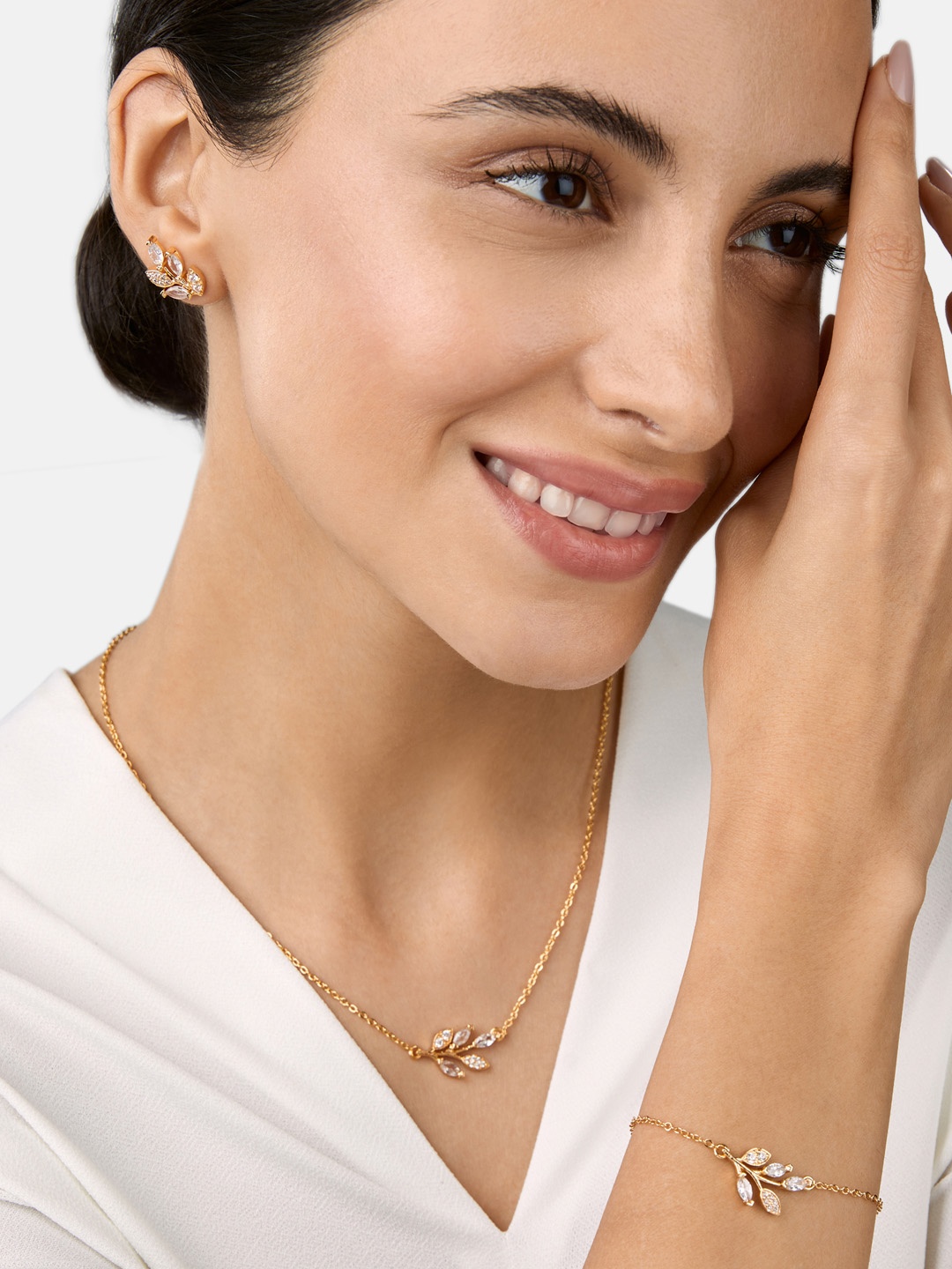 

MINUTIAE Gold-Plated White Crystal Studded Jewellery Set