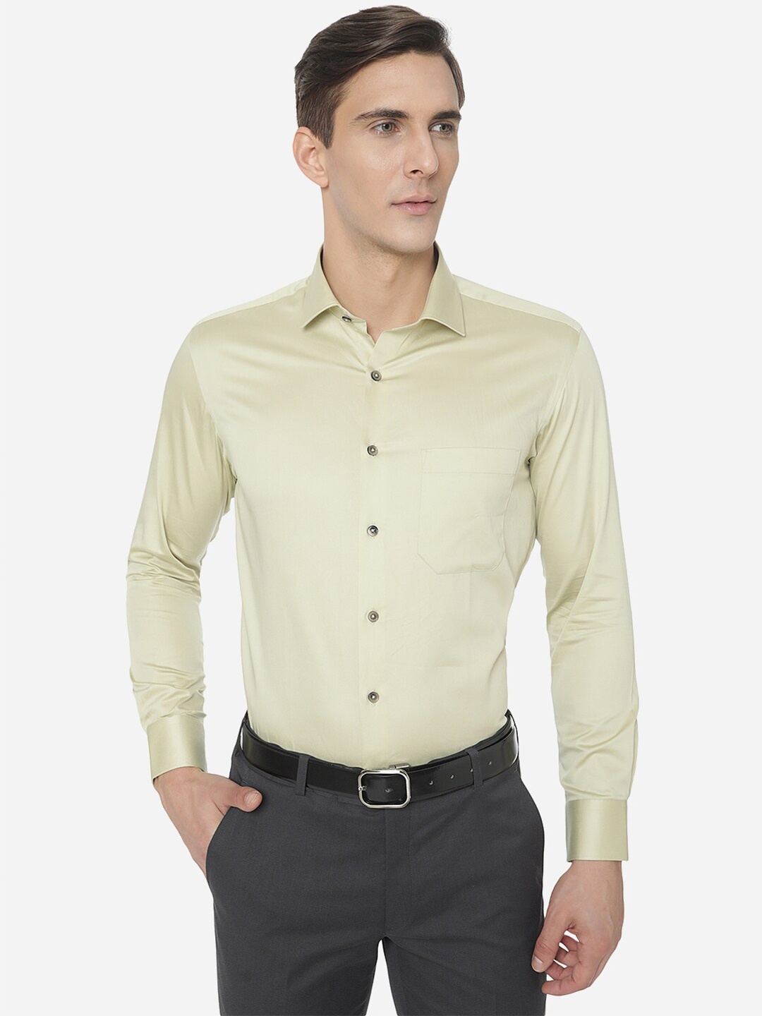 

Greenfibre Men Pista Green Solid Slim Fit Formal Shirt