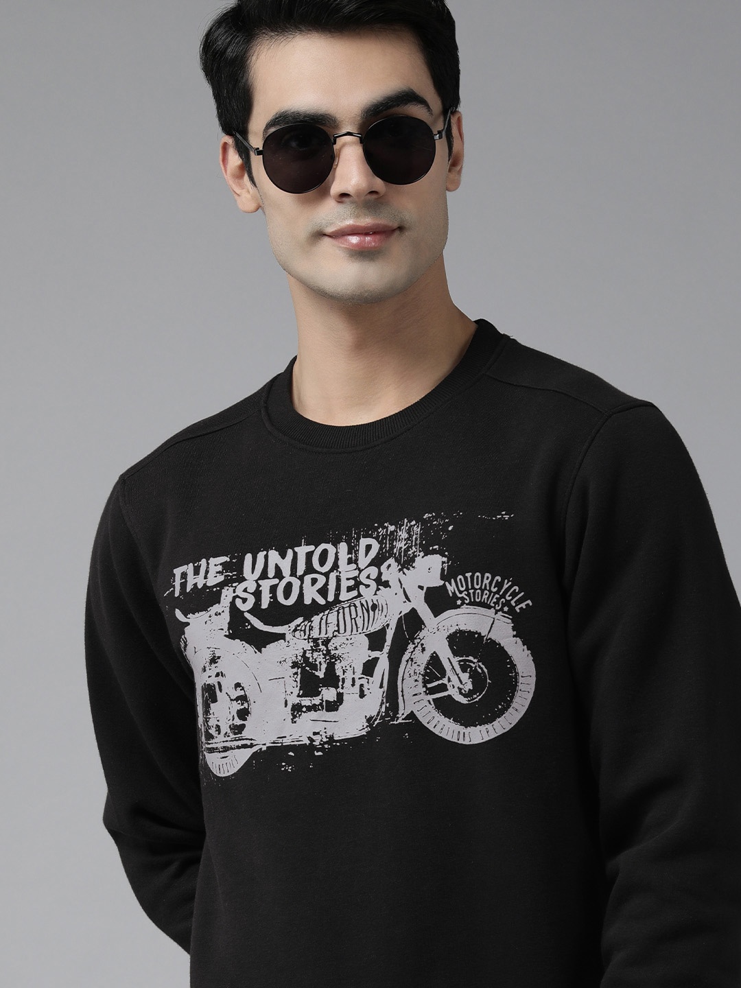 

Wildcraft Men Black Graphic Printed Sweatshirt