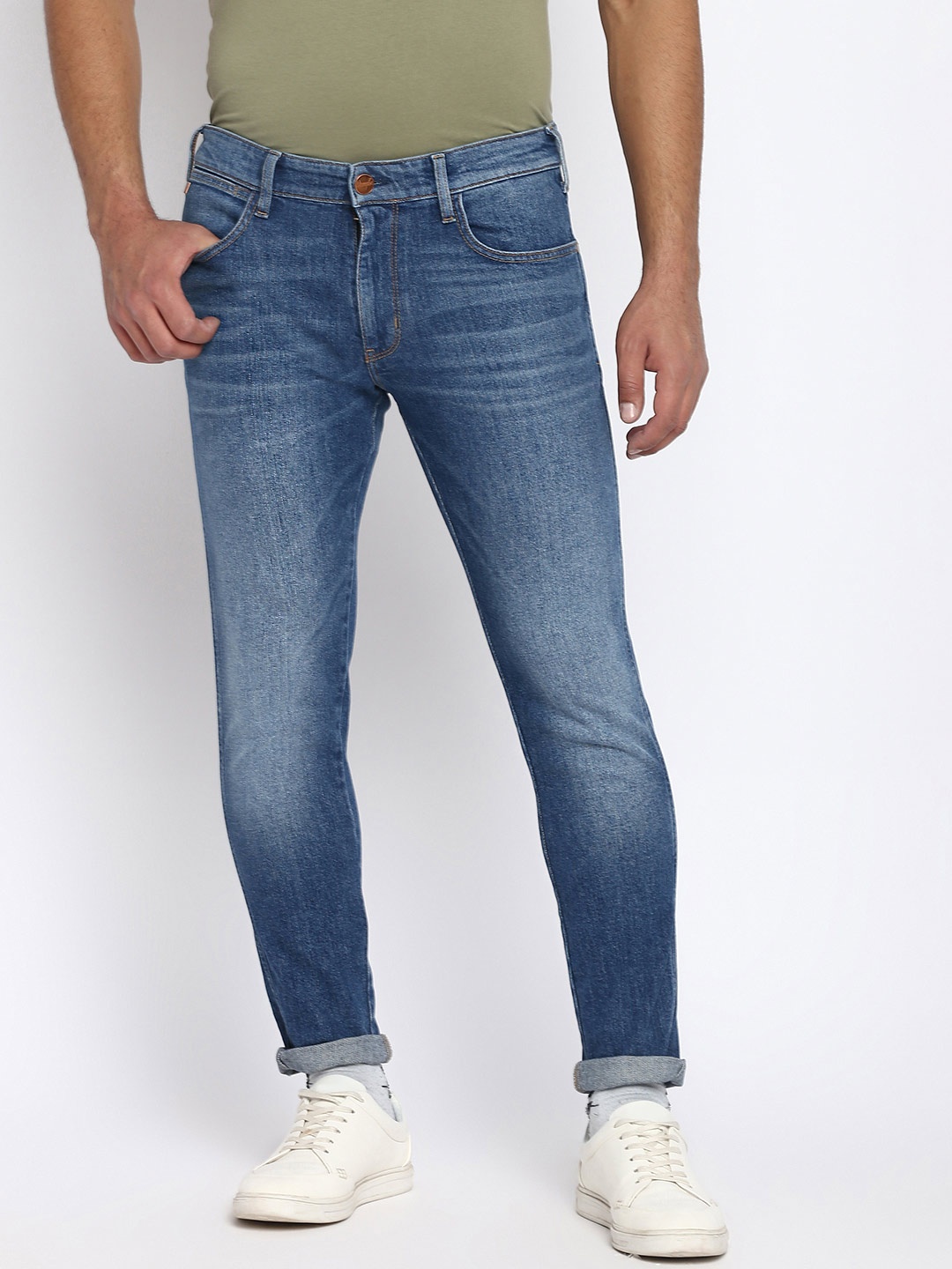 

Wrangler Men Blue Slim Fit Light Fade Mid Vintage Stretchable Jeans