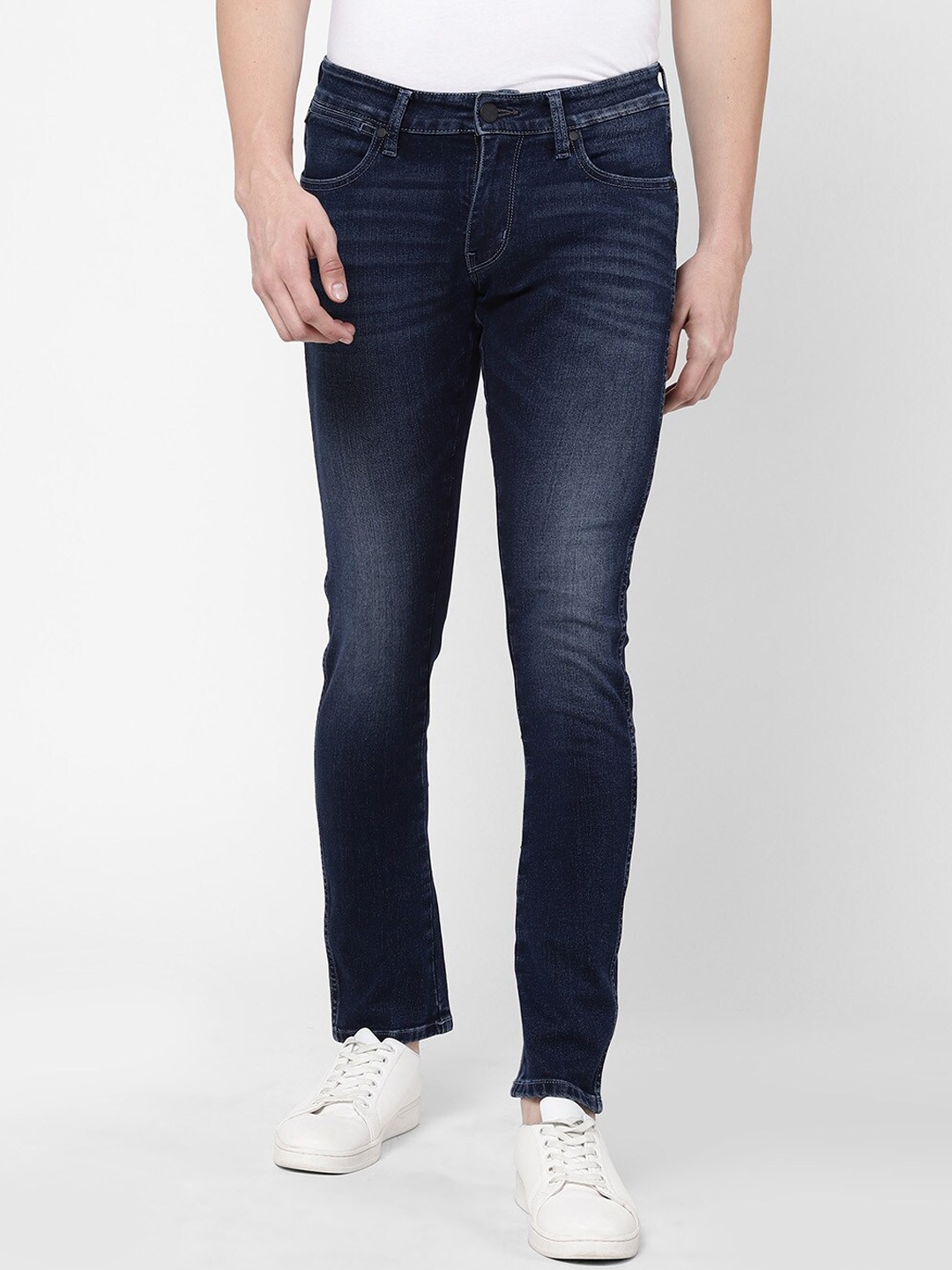 

Wrangler Men Blue Slim Fit Light Fade Stretchable Jeans