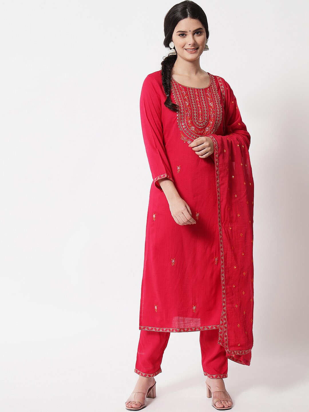 

IkDaiya Women Red Floral Embroidered Kurta Set