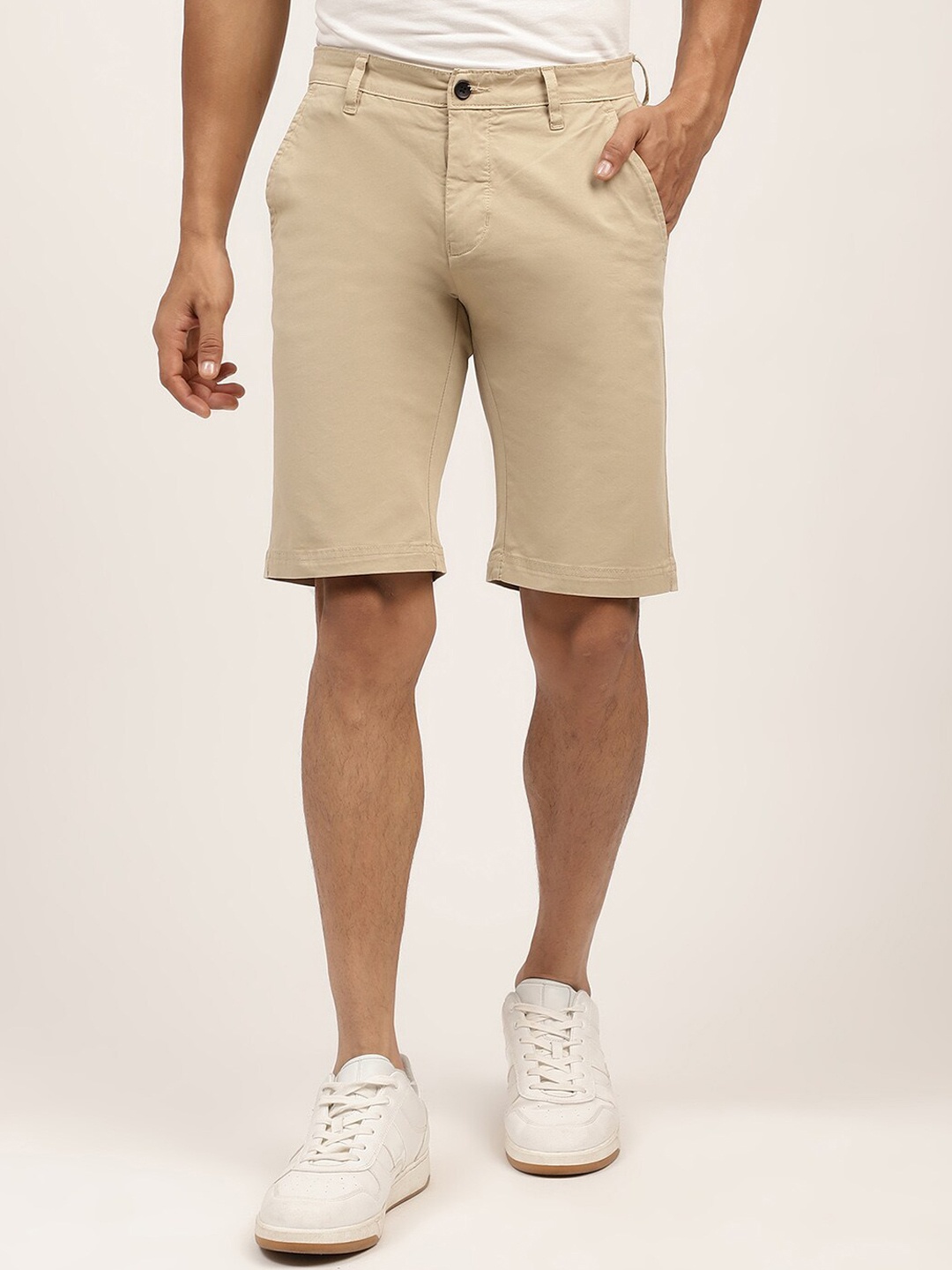 

LINDBERGH Men Beige Solid Regular Fit Shorts