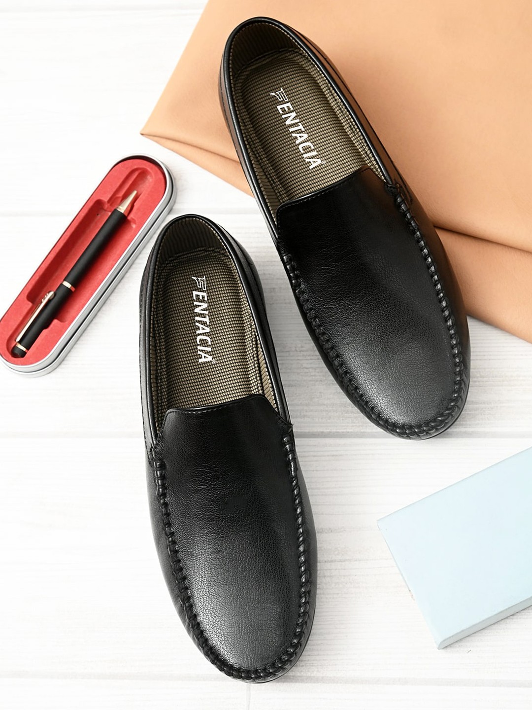 

Fentacia Men Black Textured Loafers