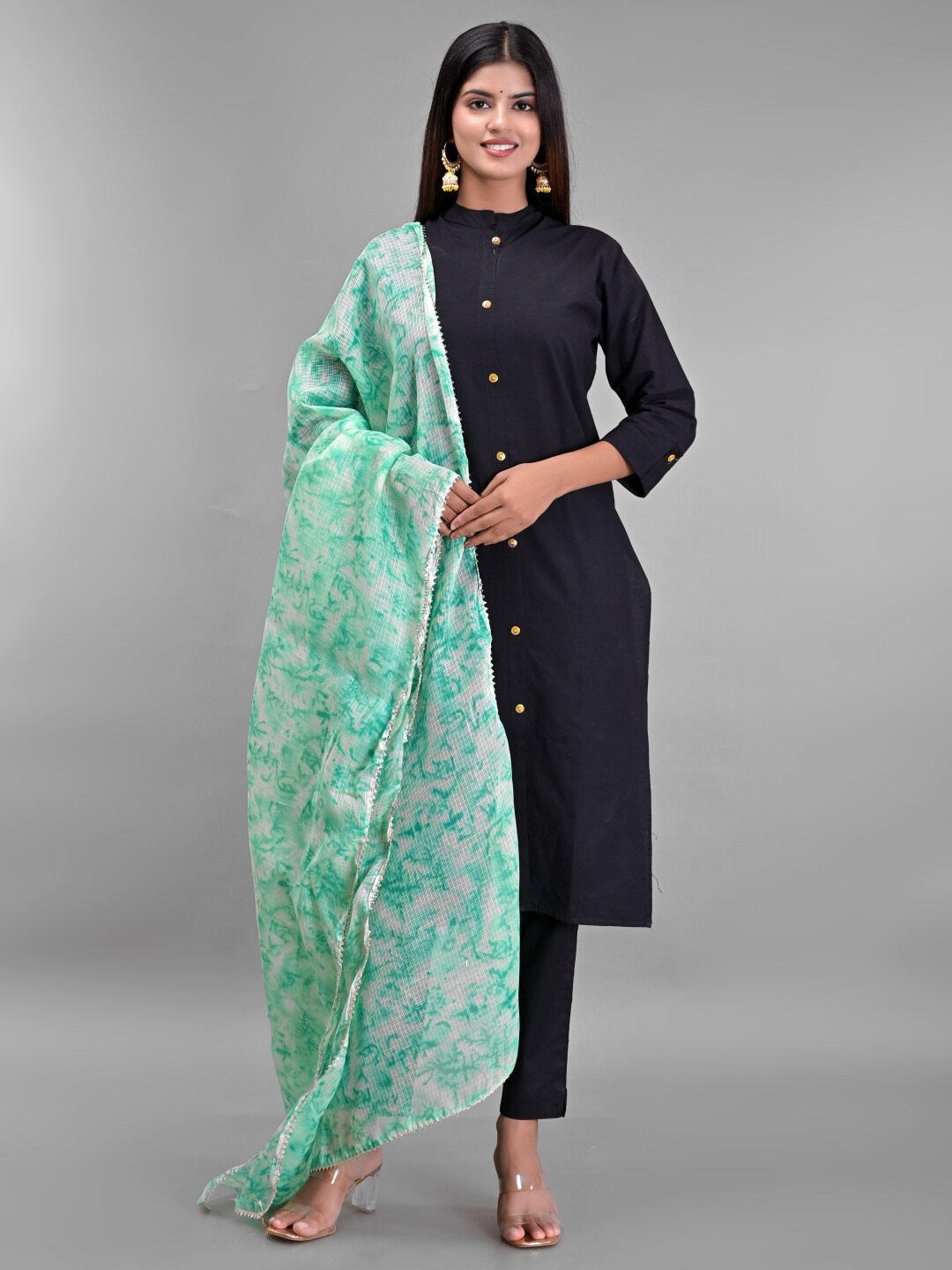 

Apratim Women Green & White Cotton Printed Dupatta