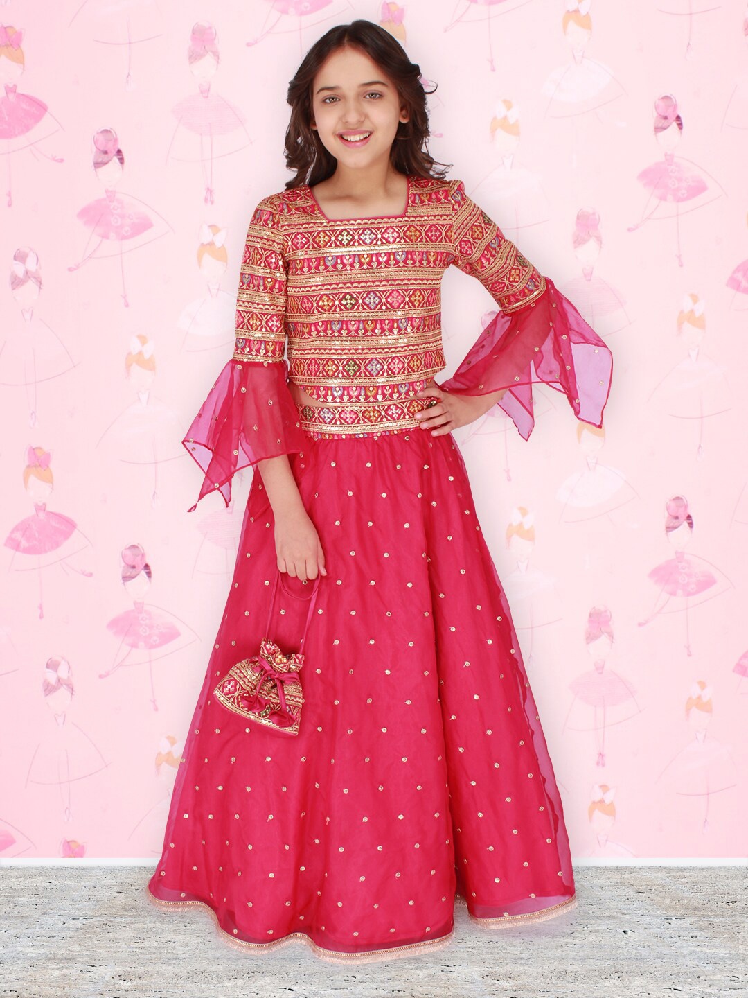

CUTECUMBER Girls Fuchsia & Gold-Toned Embellished Thread Work Lehenga